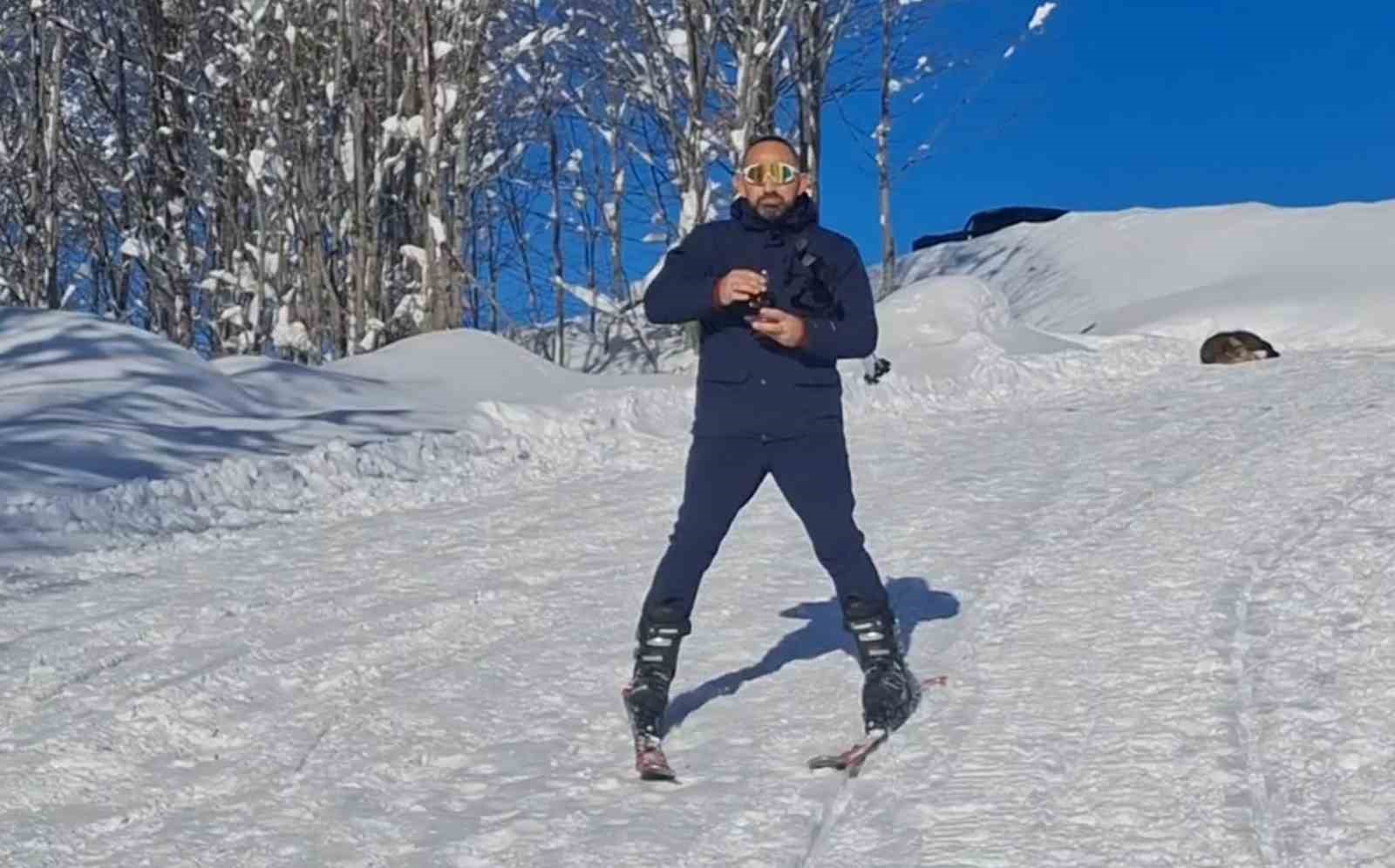 Hem çay içti hem karda kaydı
