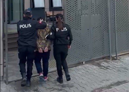 Hem dolandırıcı hem kart faresi: 16 ilden kaçtı, Konak’ta yakalandı
