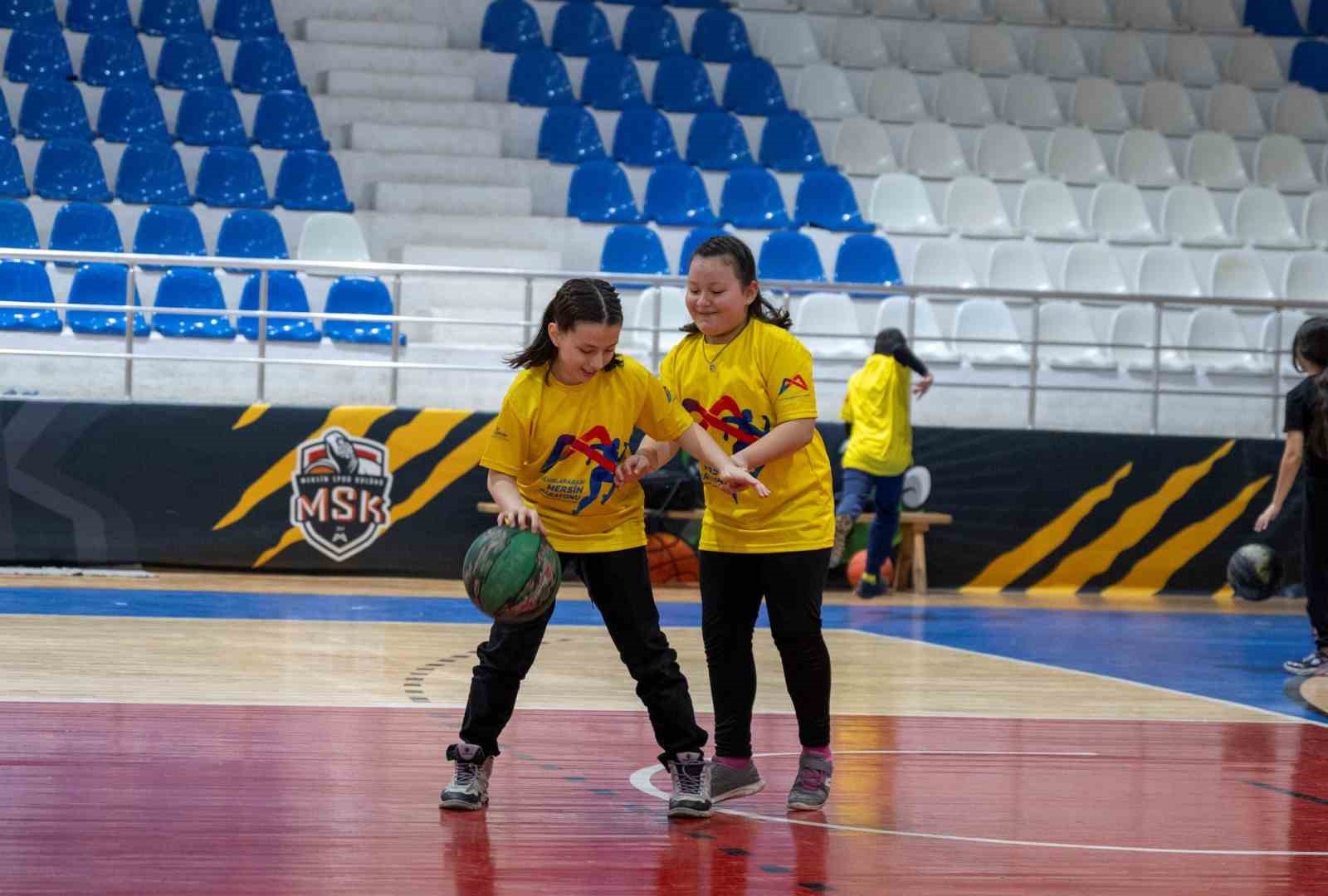 Hem spor hem kardeşlik: Dördüzler basketbolda buluştu
