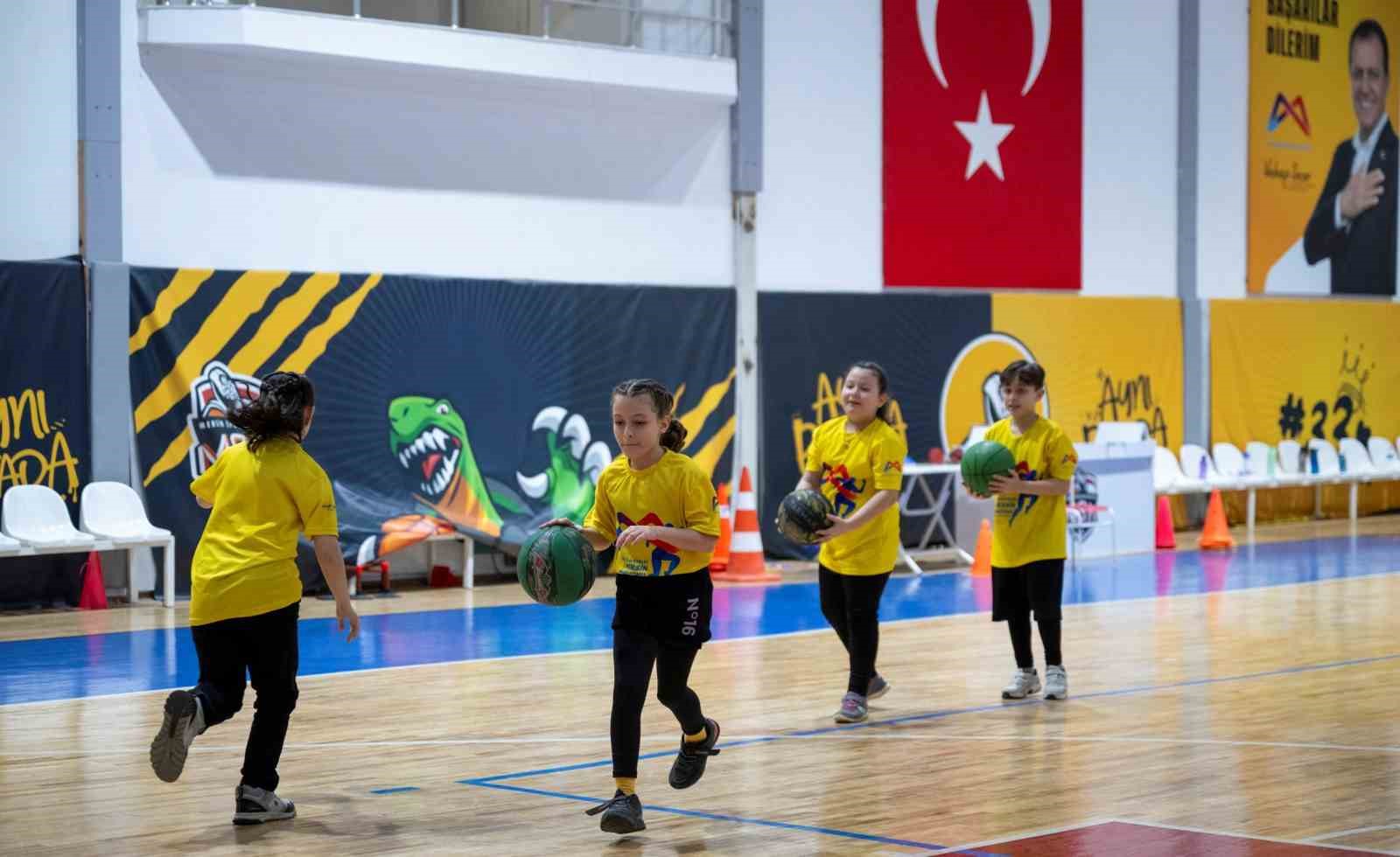 Hem spor hem kardeşlik: Dördüzler basketbolda buluştu
