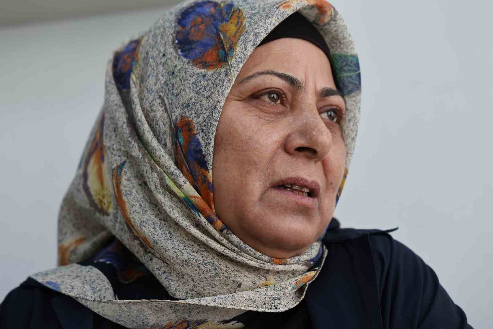 Hemşirenin ısrarıyla gittiği taramada meme kanseri çıktı: Hayatı kurtuldu
