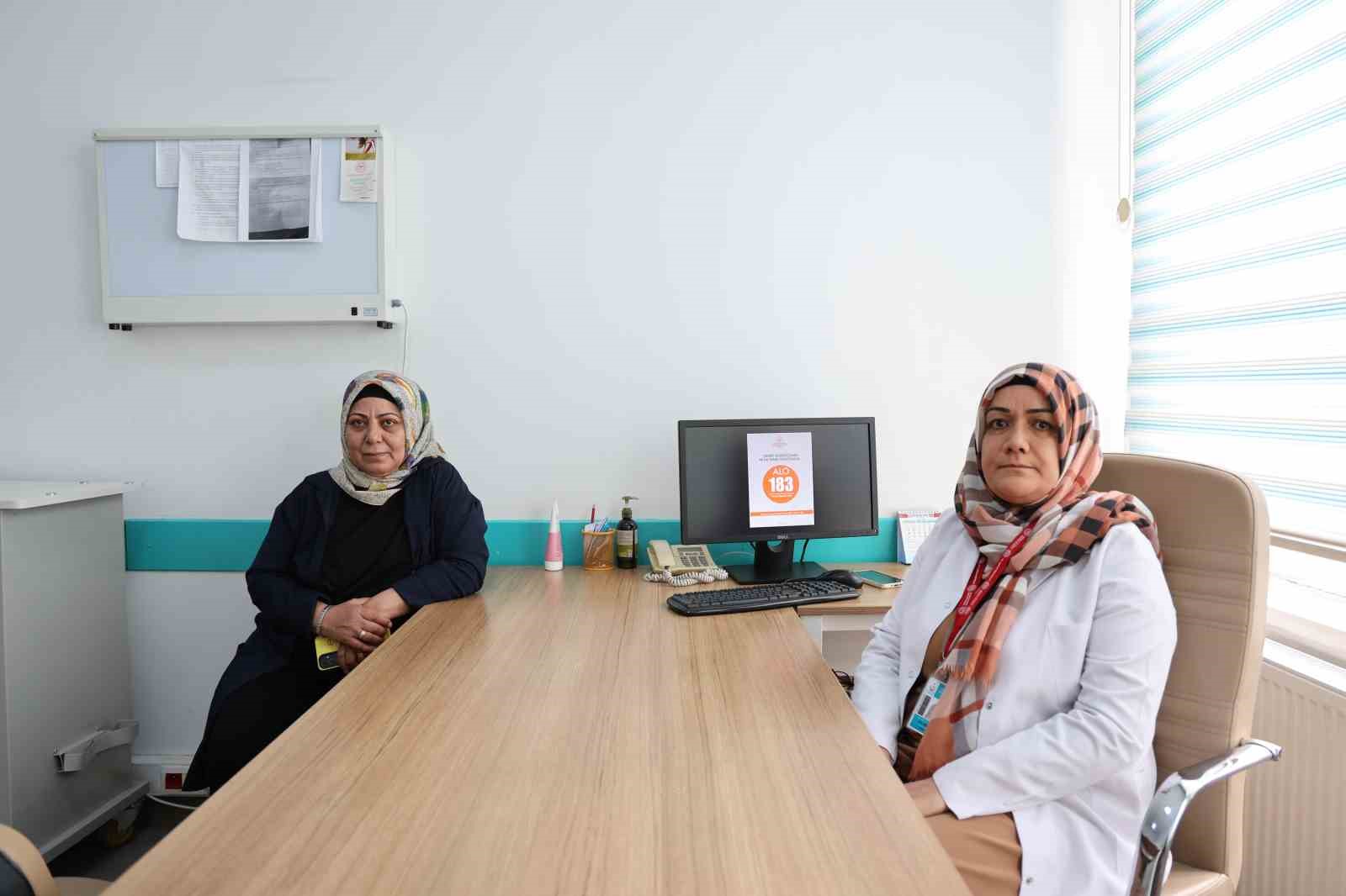 Hemşirenin ısrarıyla gittiği taramada meme kanseri çıktı: Hayatı kurtuldu
