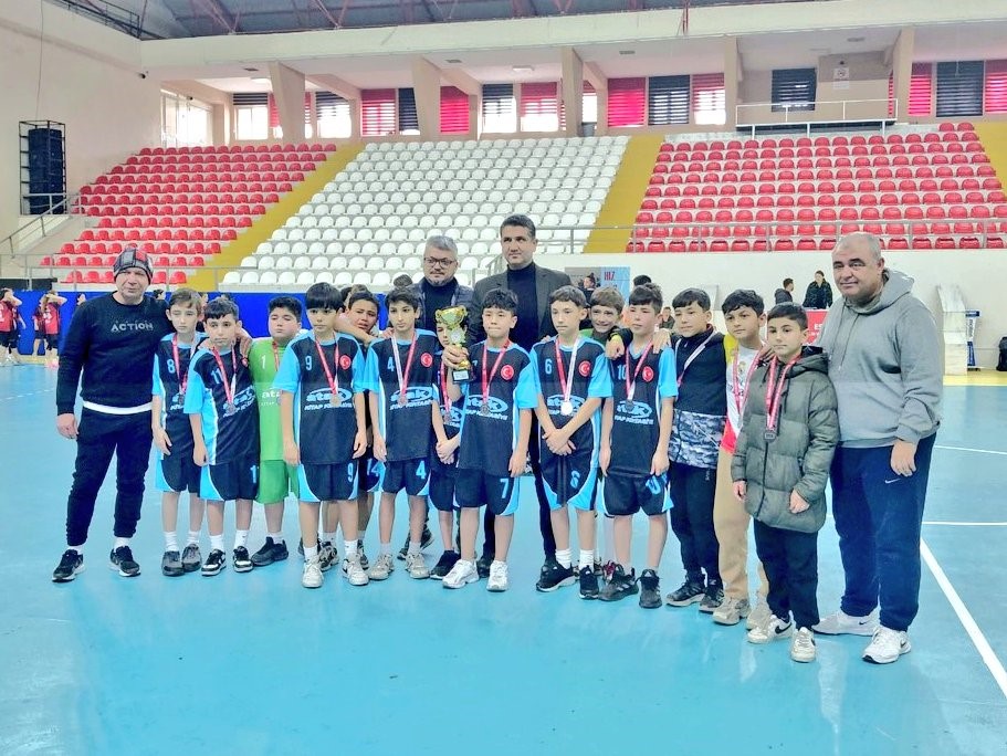 ’Hentbol Küçük Erkekler İl Birinciliği’ sona erdi
