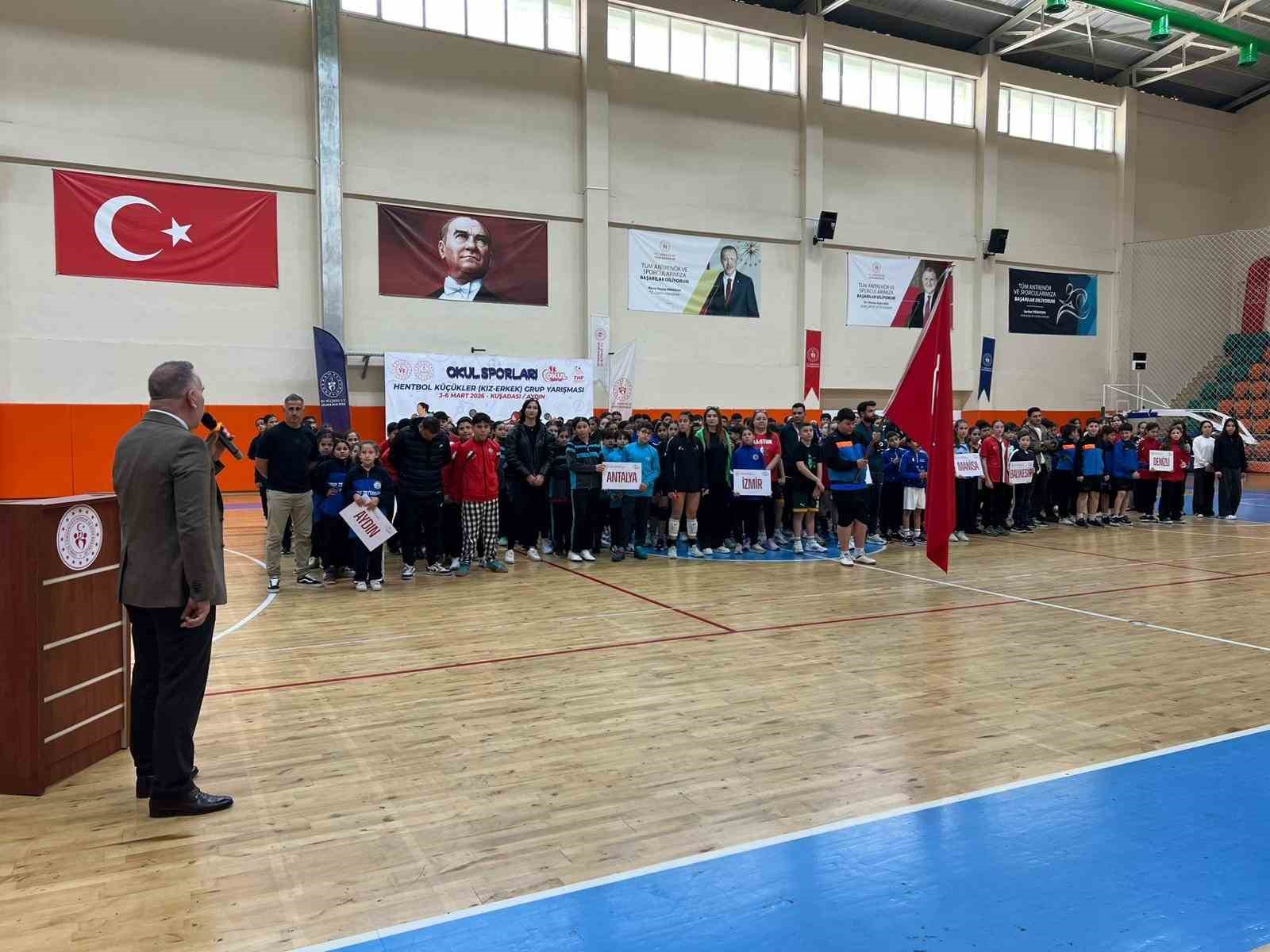 Hentbol Şampiyonası Aydın’ın ev sahipliğinde başladı
Hentbol Şampiyonası Aydın’ın ev sahipliğinde başladı