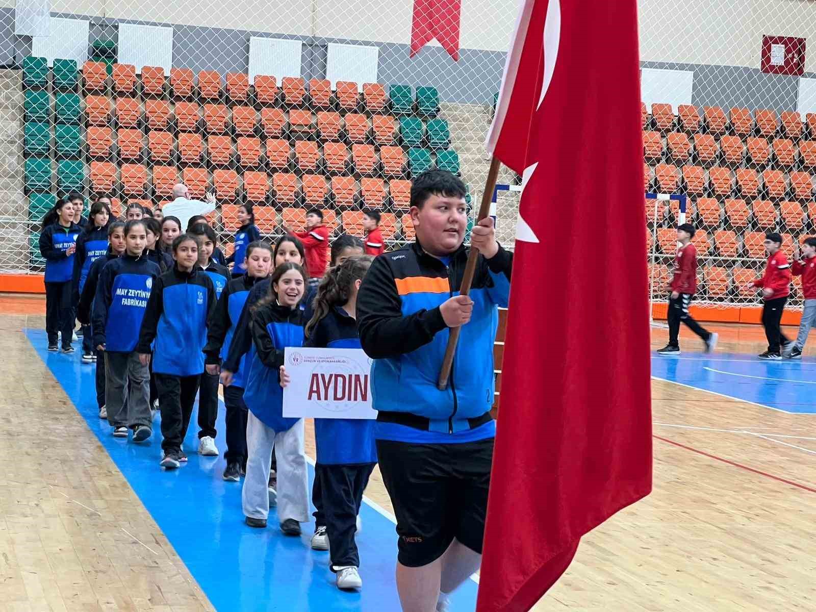 Hentbol Şampiyonası Aydın’ın ev sahipliğinde başladı
Hentbol Şampiyonası Aydın’ın ev sahipliğinde başladı