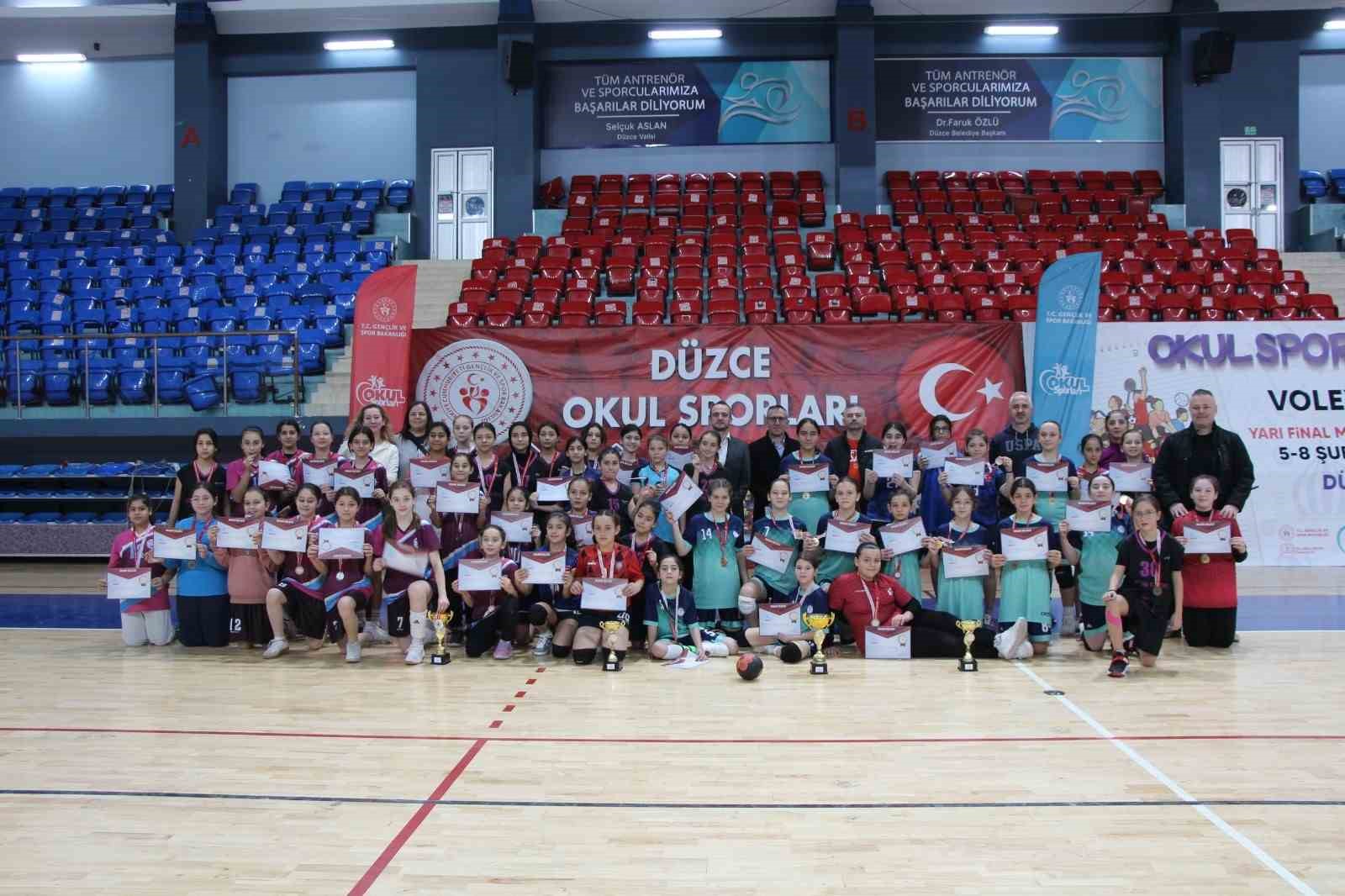 Hentbolda şampiyonlar belli oldu
