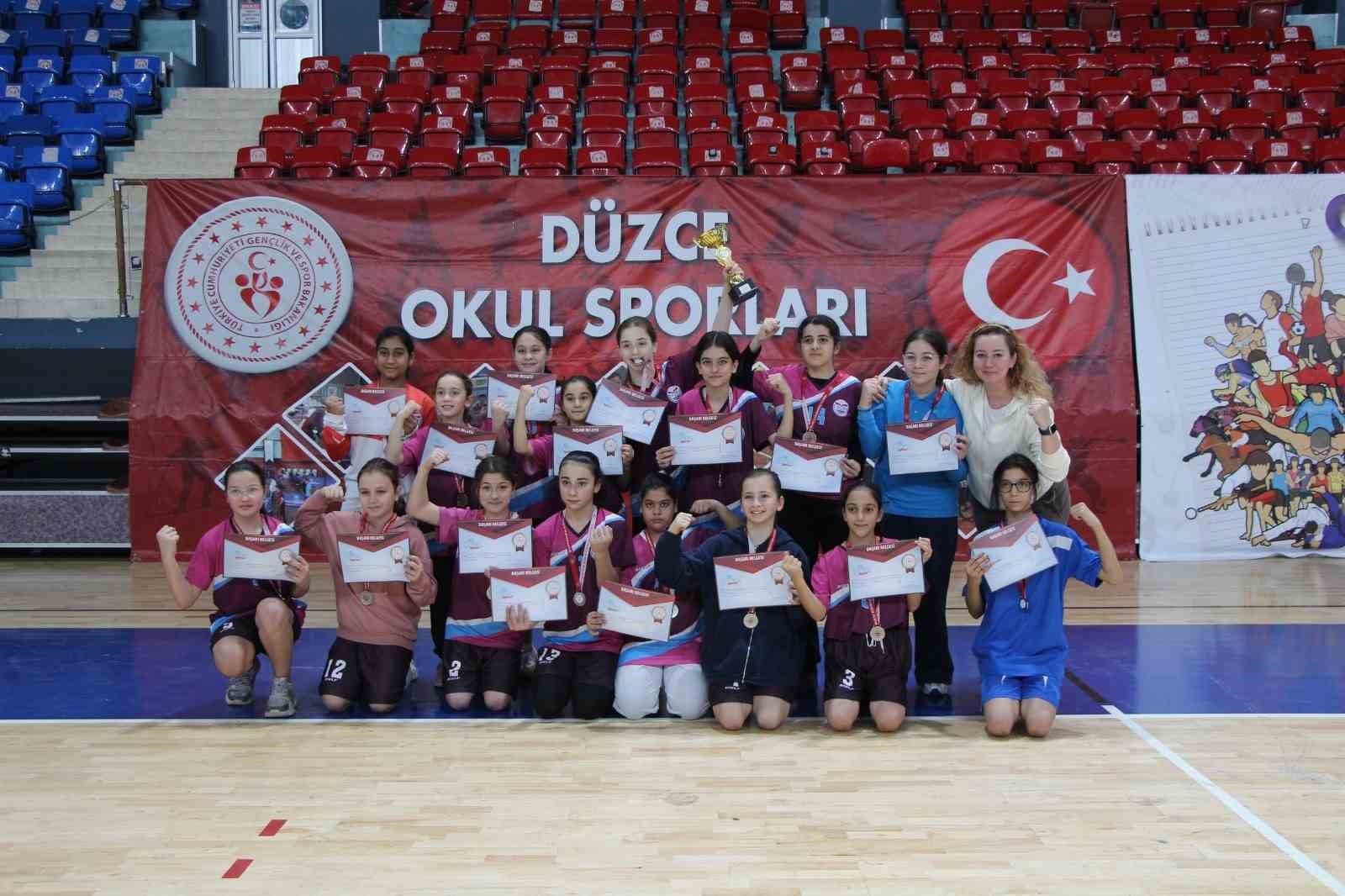 Hentbolda şampiyonlar belli oldu
