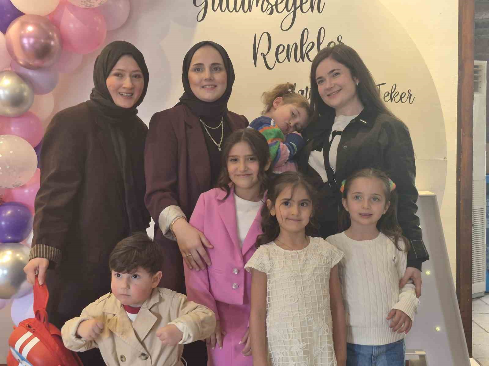 Henüz 9 yaşında ilk kişisel sergisini sanatseverler ile buluşturdu
