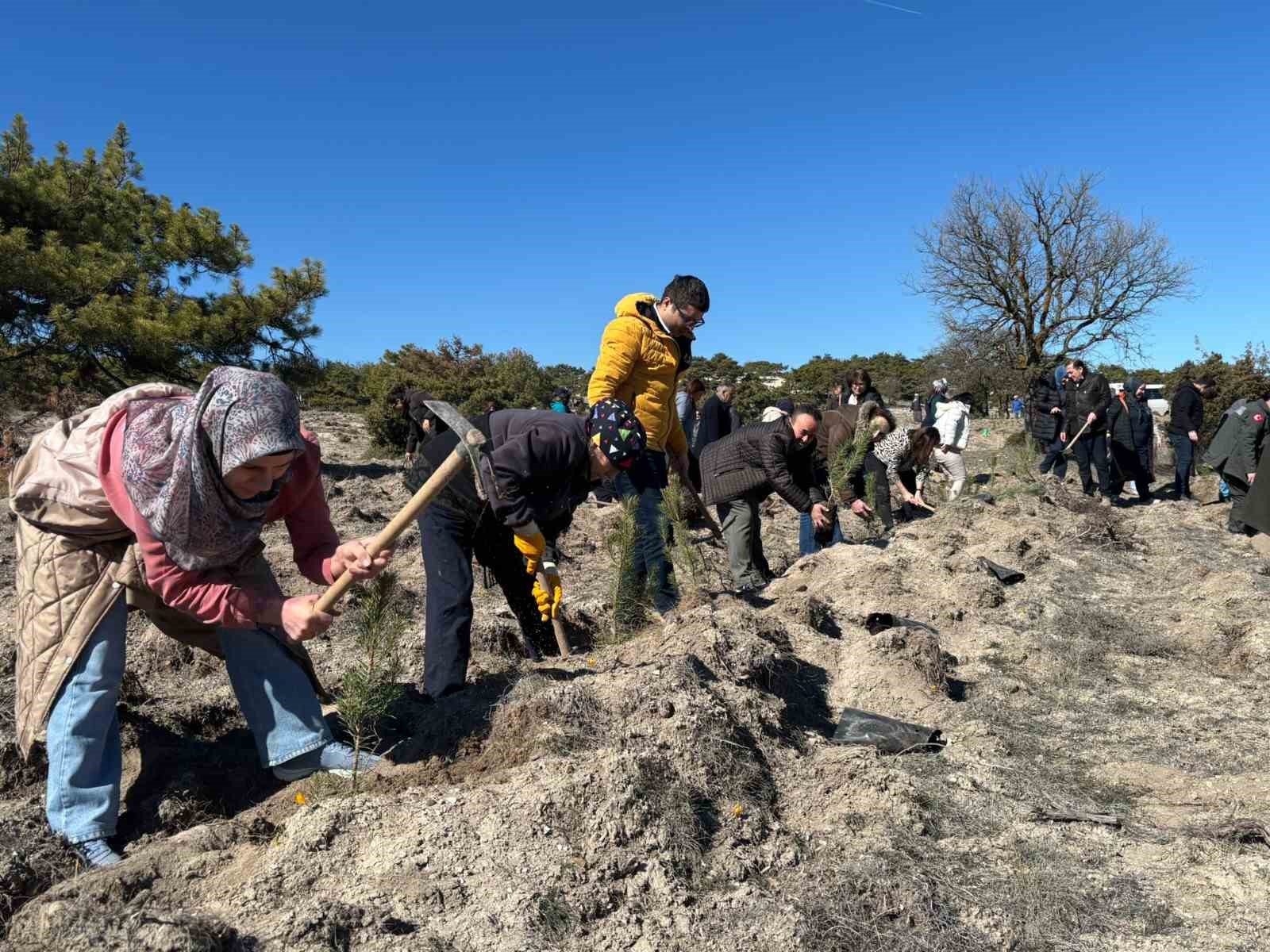 ’Hep Birlikte Geleceğe Nefes’ sloganıyla fidanlar toprakla buluştu
