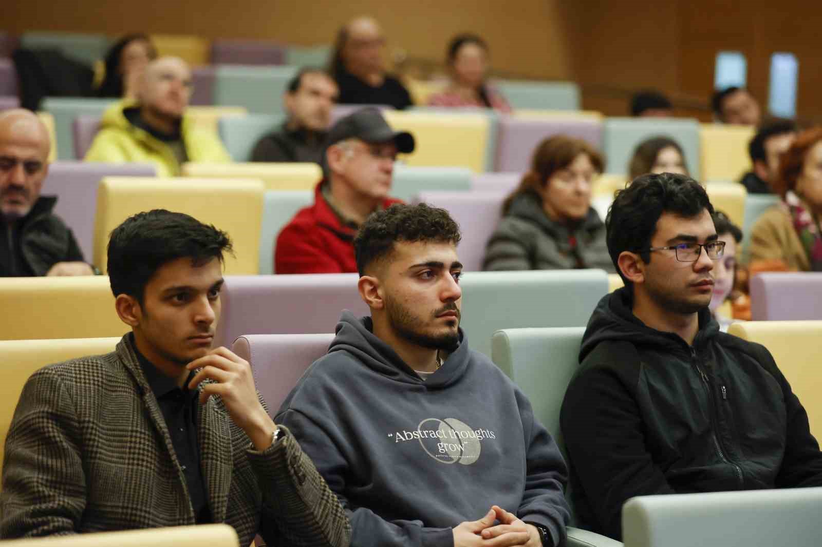 Her batık kendi dönemine ışık tutuyor
Her batık kendi dönemine ışık tutuyor
