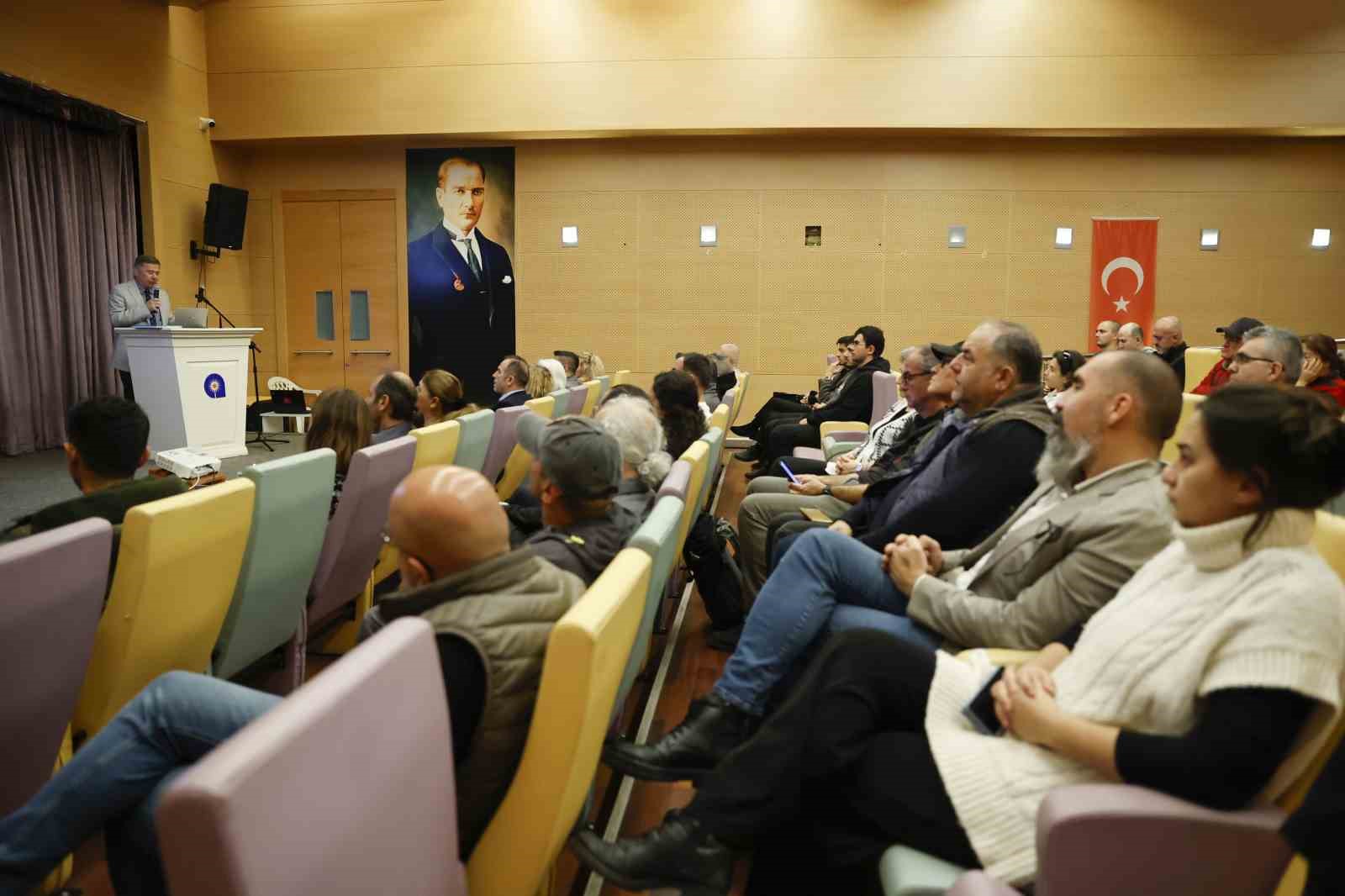 Her batık kendi dönemine ışık tutuyor
Her batık kendi dönemine ışık tutuyor