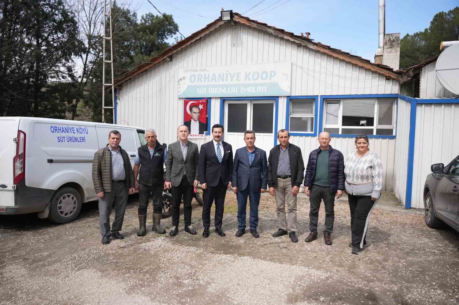 Her gün 3,5 ton sütten 12 çeşit peynir üretiyorlar
Her gün 3,5 ton sütten 12 çeşit peynir üretiyorlar