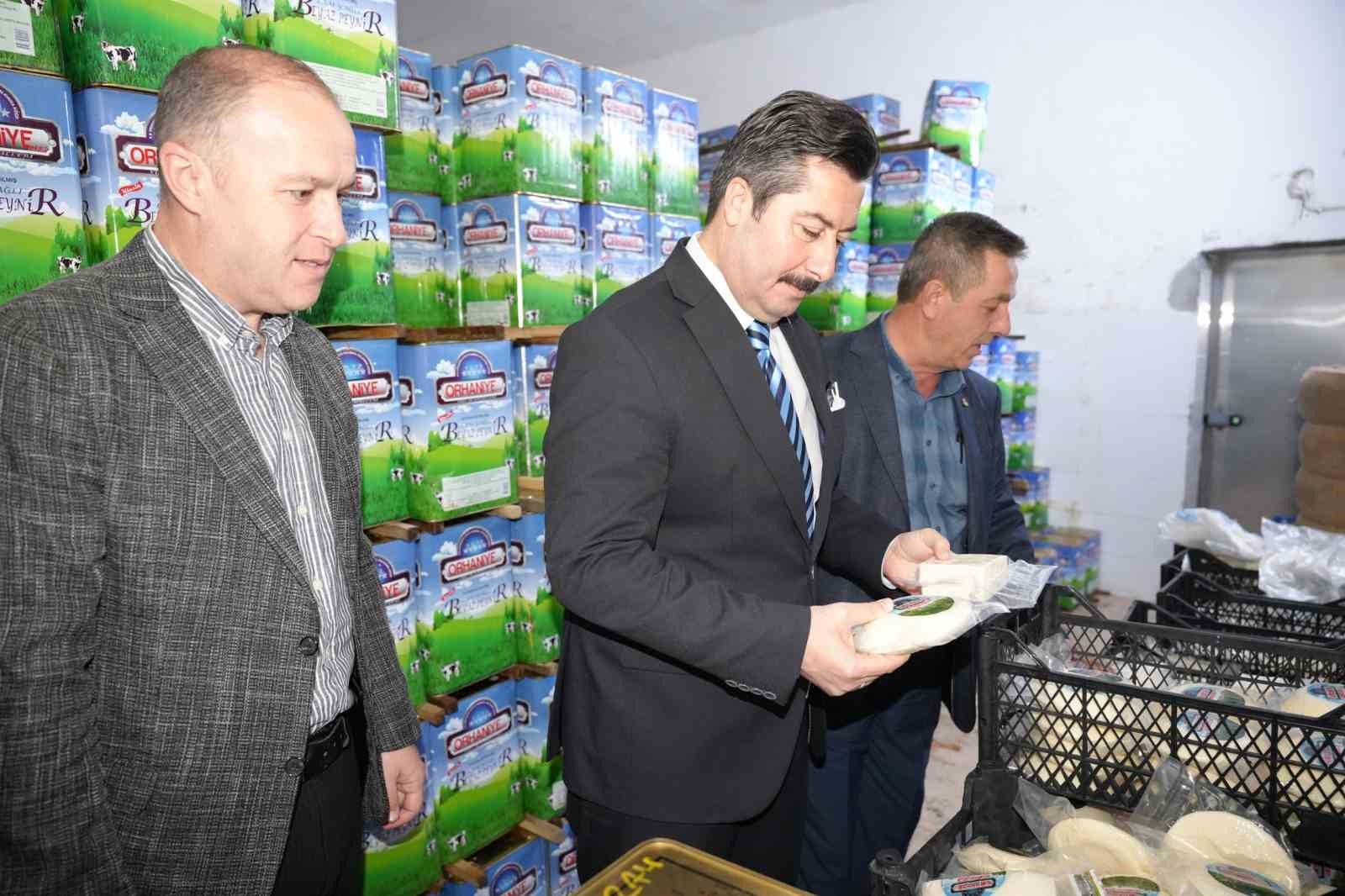 Her gün 3,5 ton sütten 12 çeşit peynir üretiyorlar
Her gün 3,5 ton sütten 12 çeşit peynir üretiyorlar