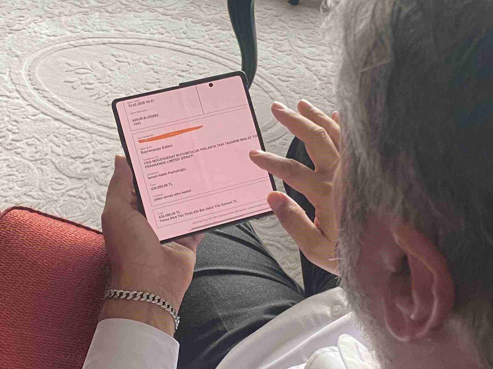 Hesabına bilmediği bir yerden 426 bin lira geldi
