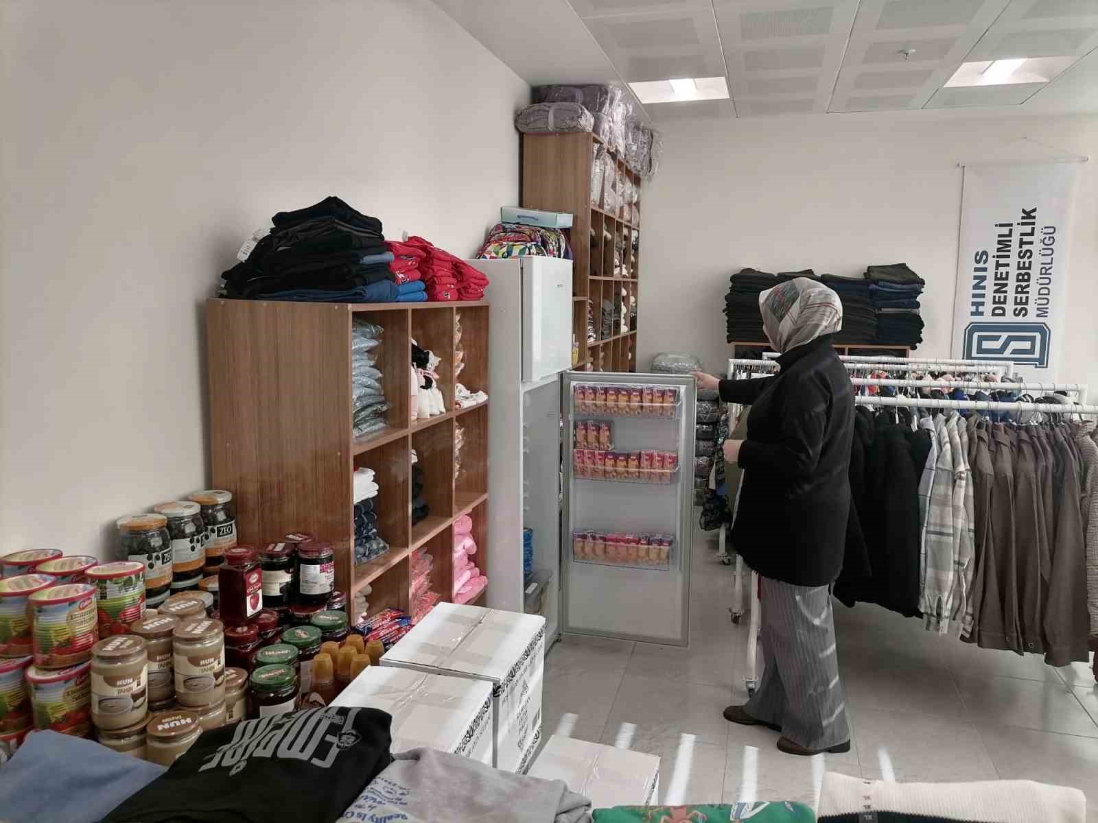Hınıs adliyesinde sosyal market açıldı

