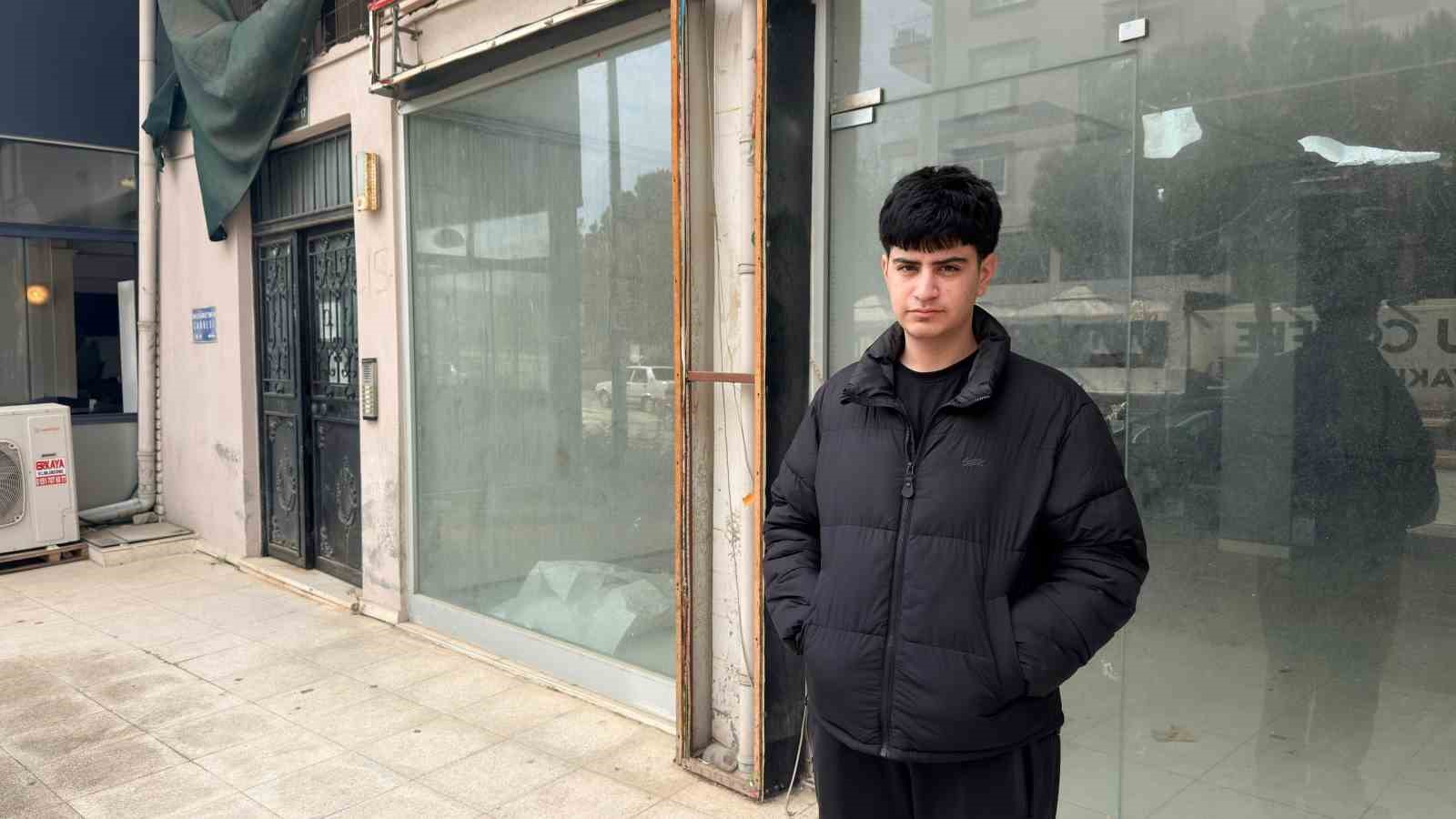 Hırsızdan pes dedirten takas: Çaldığı bisikleti bırakıp motosiklet çaldı
Hırsızdan pes dedirten takas: Çaldığı bisikleti bırakıp motosiklet çaldı