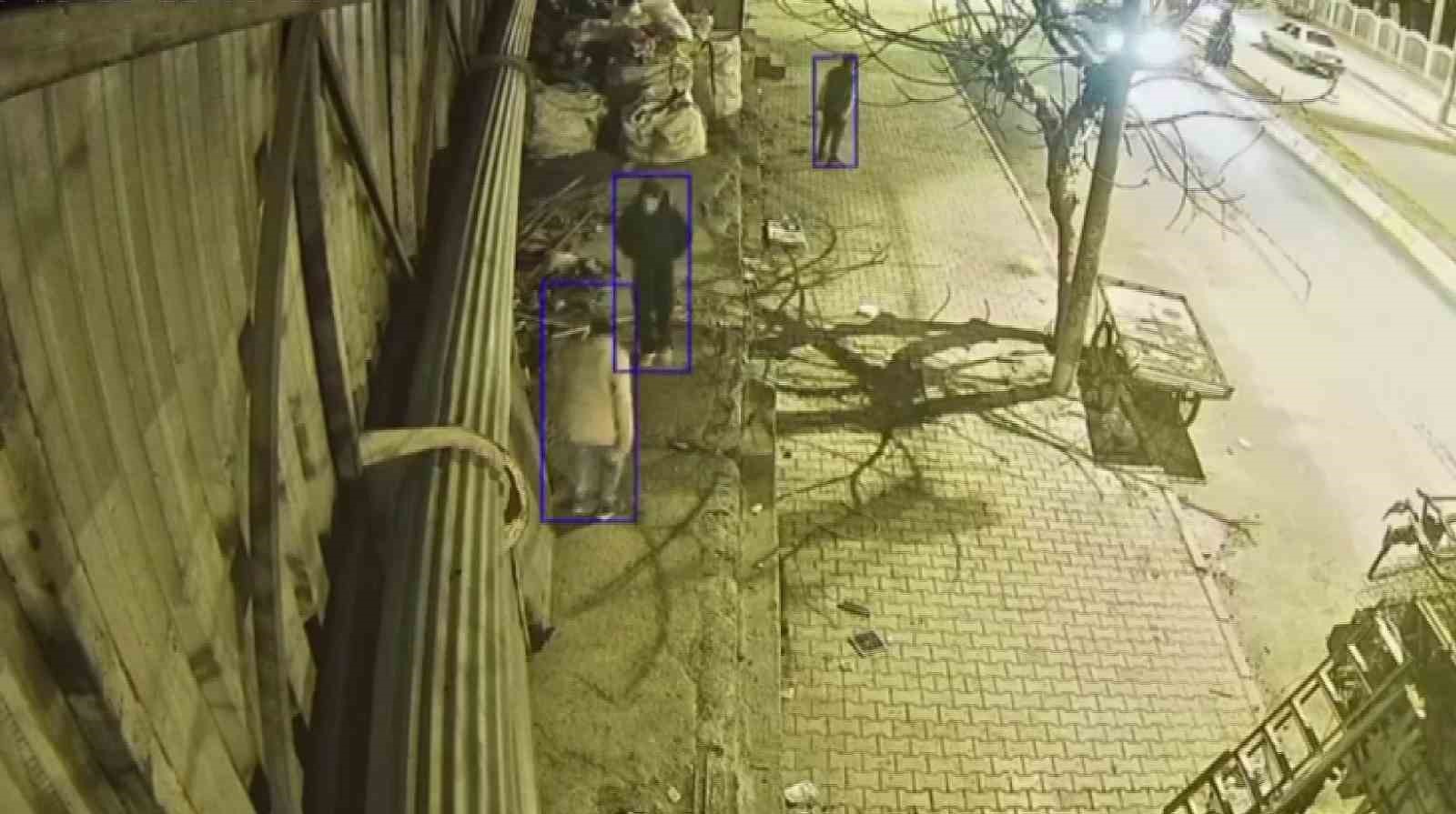 Hırsızların hedefi olan hurdacı defalarca soyuldu
