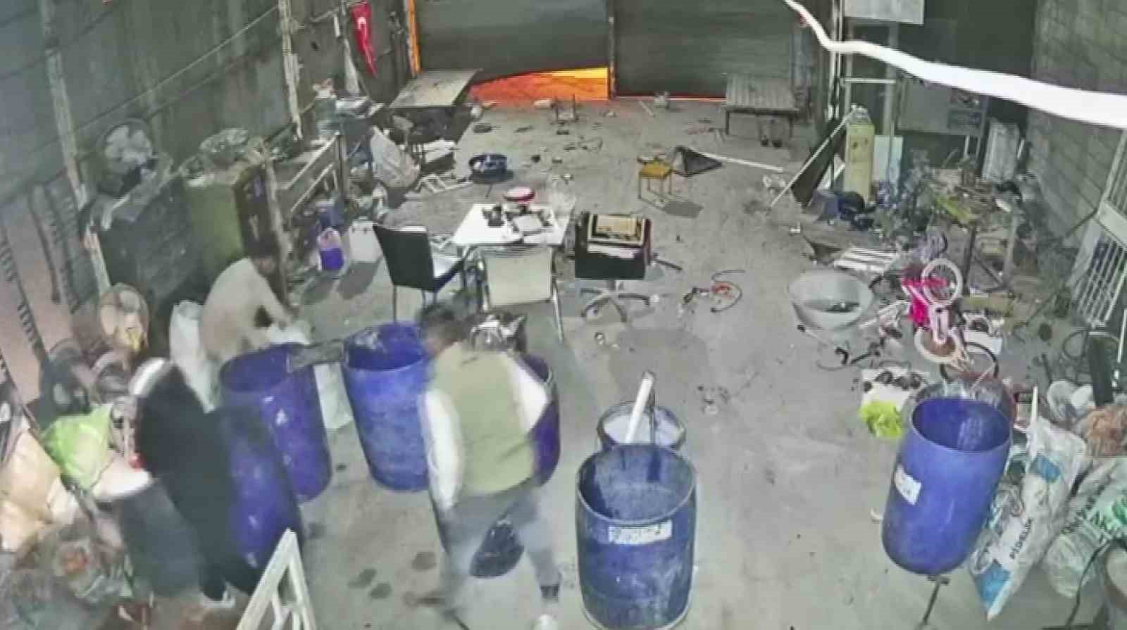 Hırsızların hedefi olan hurdacı defalarca soyuldu
