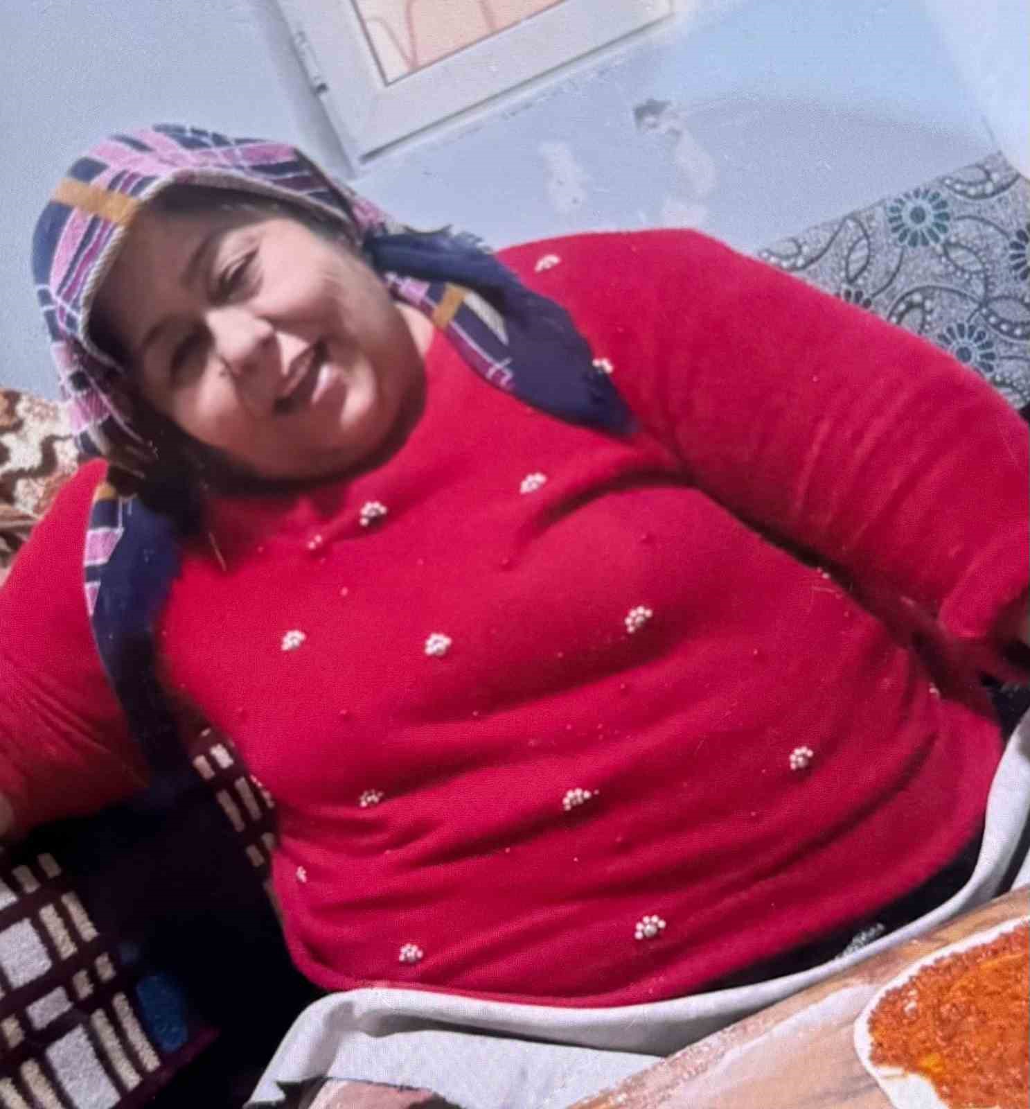 Hırsızlık için eve giren üvey kardeşin boğmaya çalıştığı kadın hastanede hayatını kaybetti
