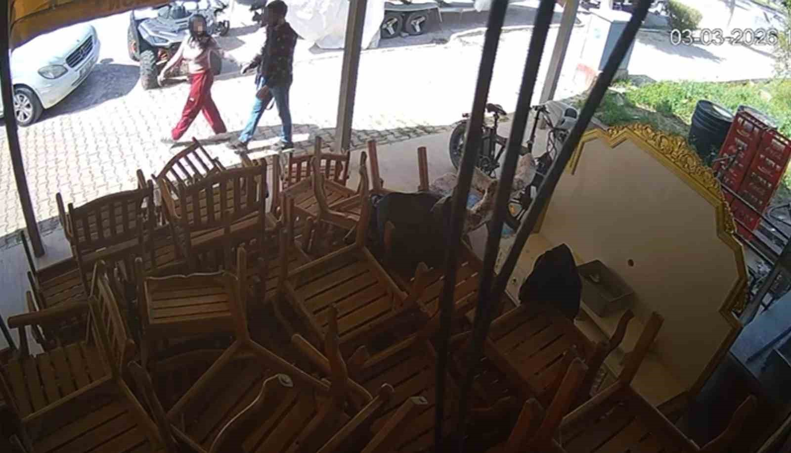 Hırsızlık yapmaması için uğraşan kız arkadaşını da kandırıp ne varsa çaldı
