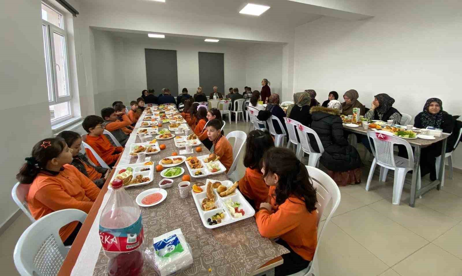 Hisarcık Atatürk İlkokulu’nda "Aile Yılı" buluşması
