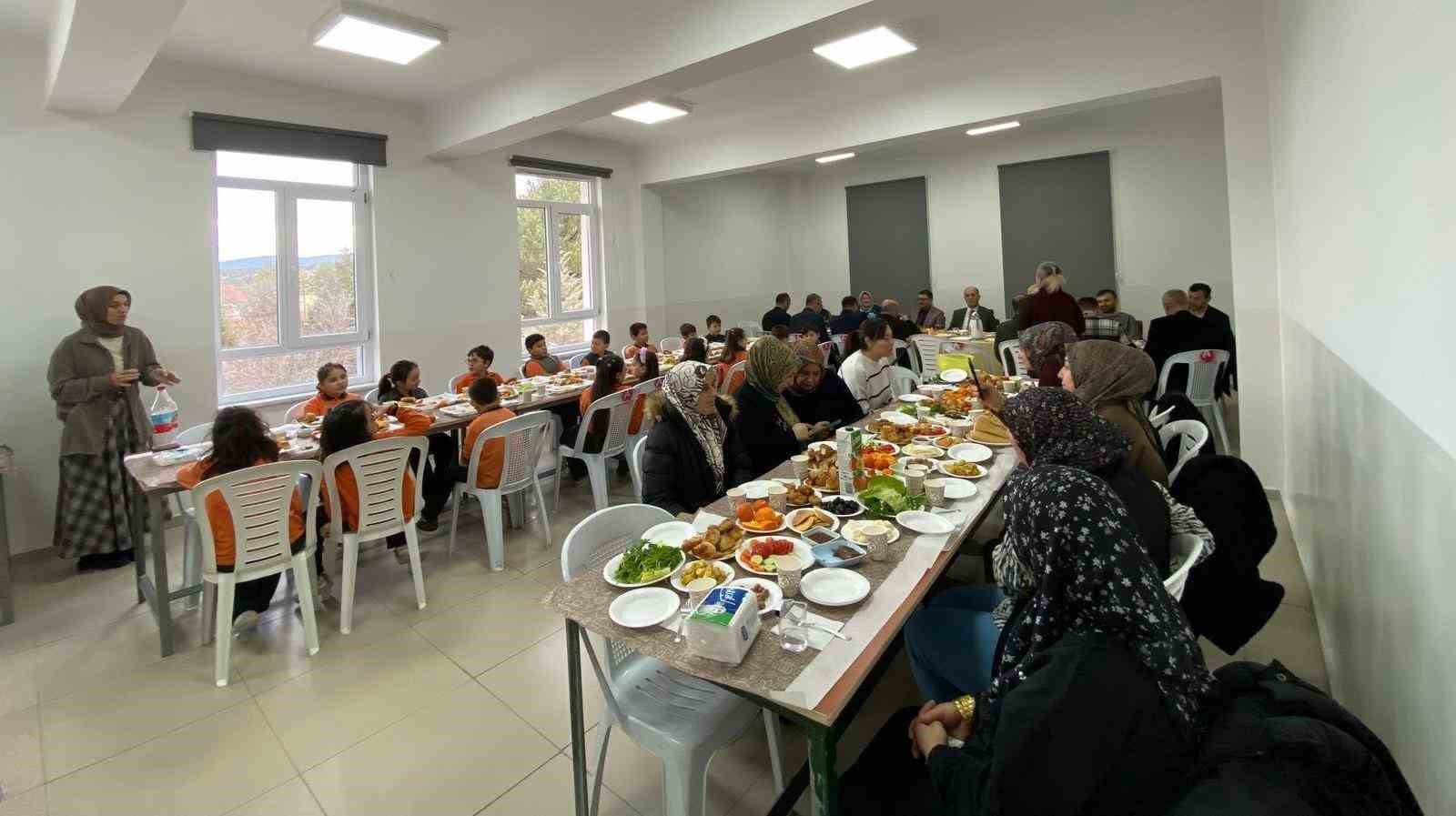 Hisarcık Atatürk İlkokulu’nda "Aile Yılı" buluşması
