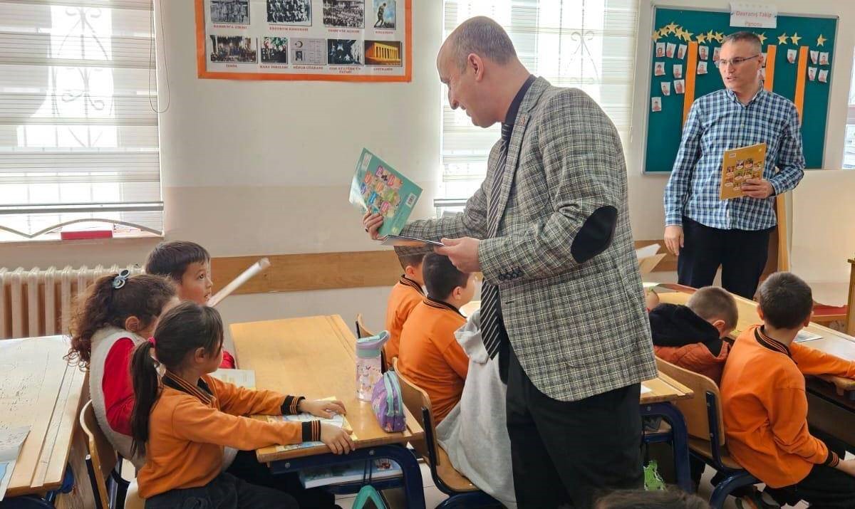 Hisarcık Atatürk İlkokulu’ndan "Bir Okul Bir Kitap Kardeşliği" projesi
