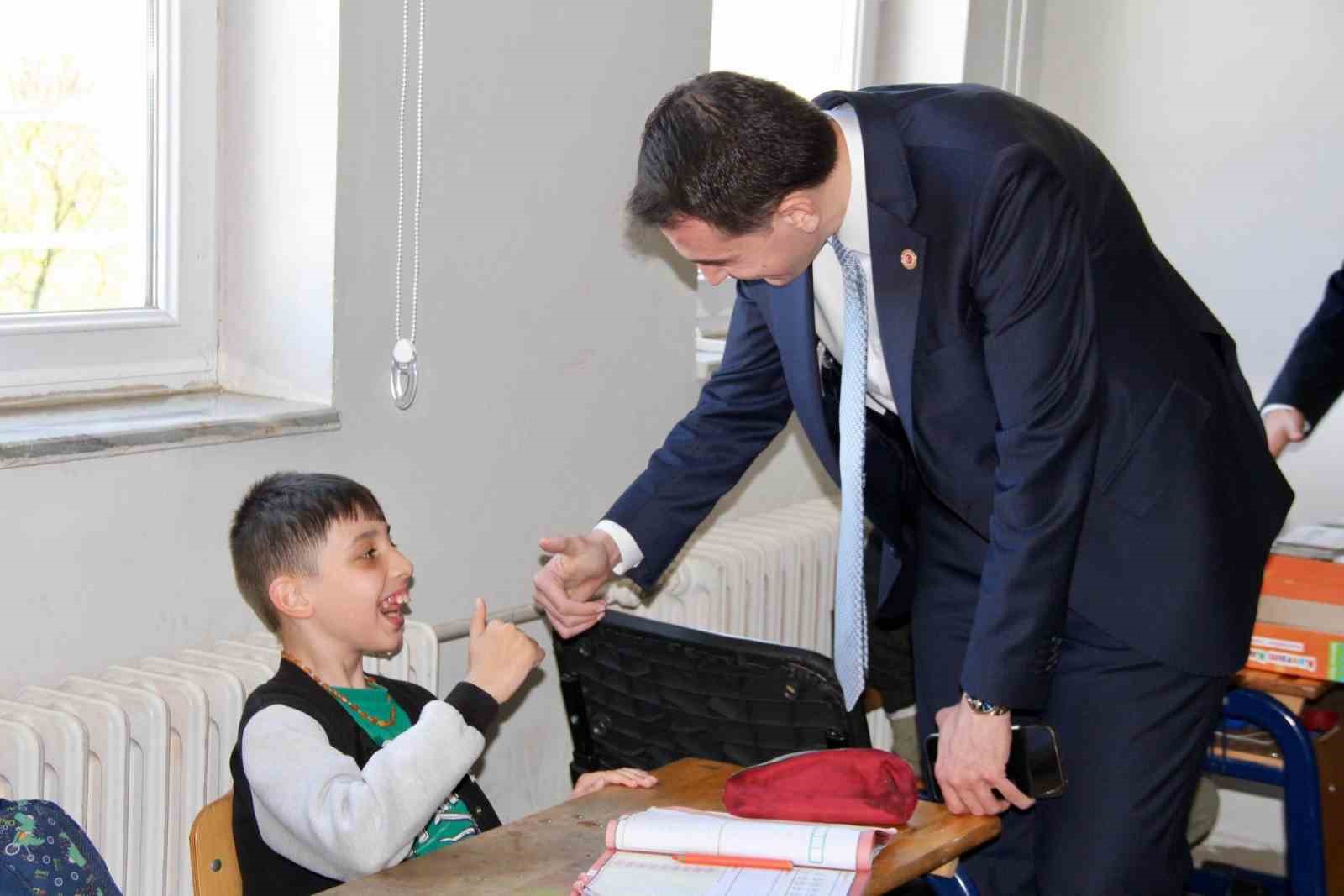 Hisarcık Kaymakamı Atam: "Eğitim her zaman öncelikli gündem maddelerimiz arasında"
