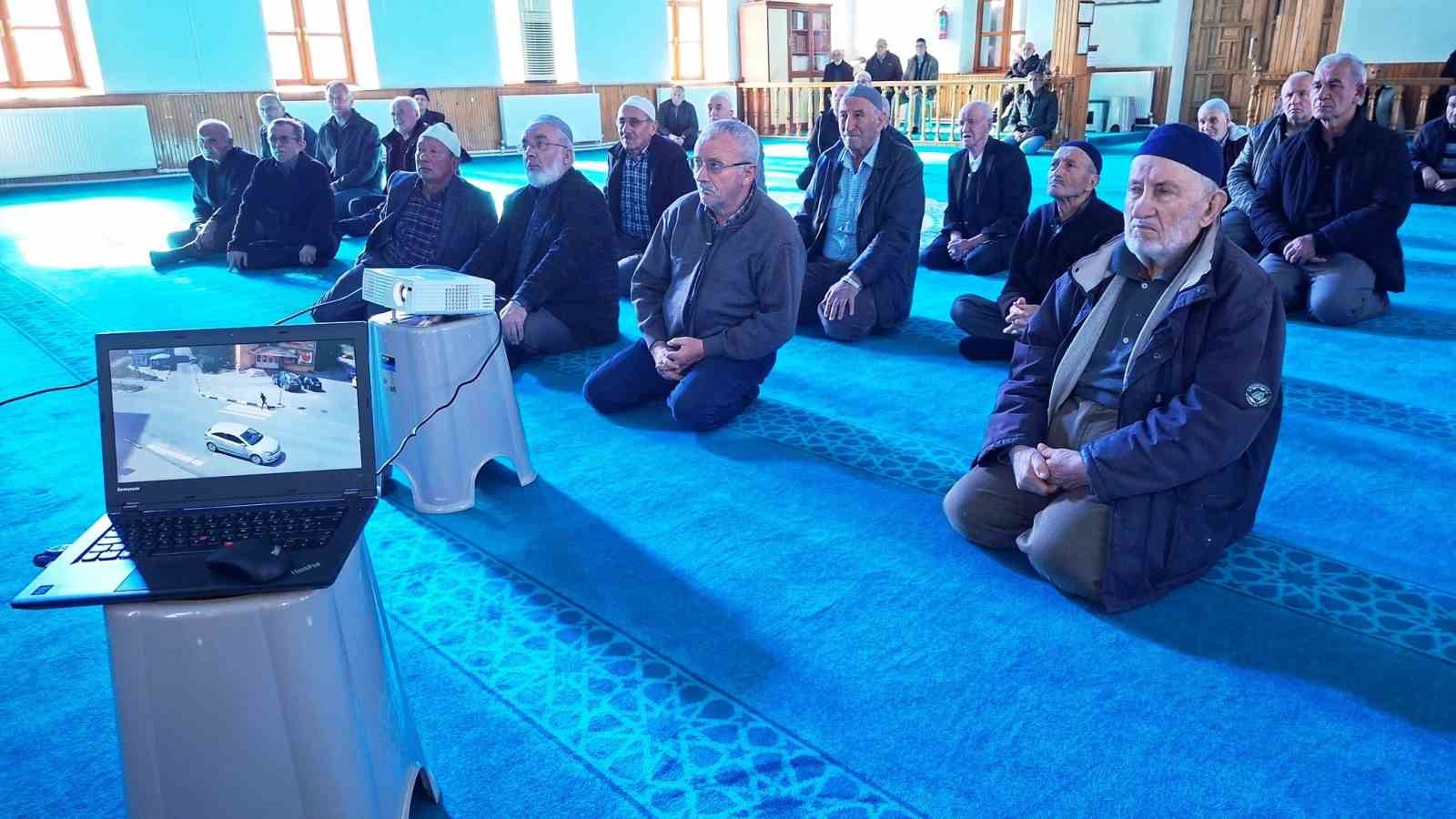 Hisarcık’ta cami cemaatine trafik eğitimi
