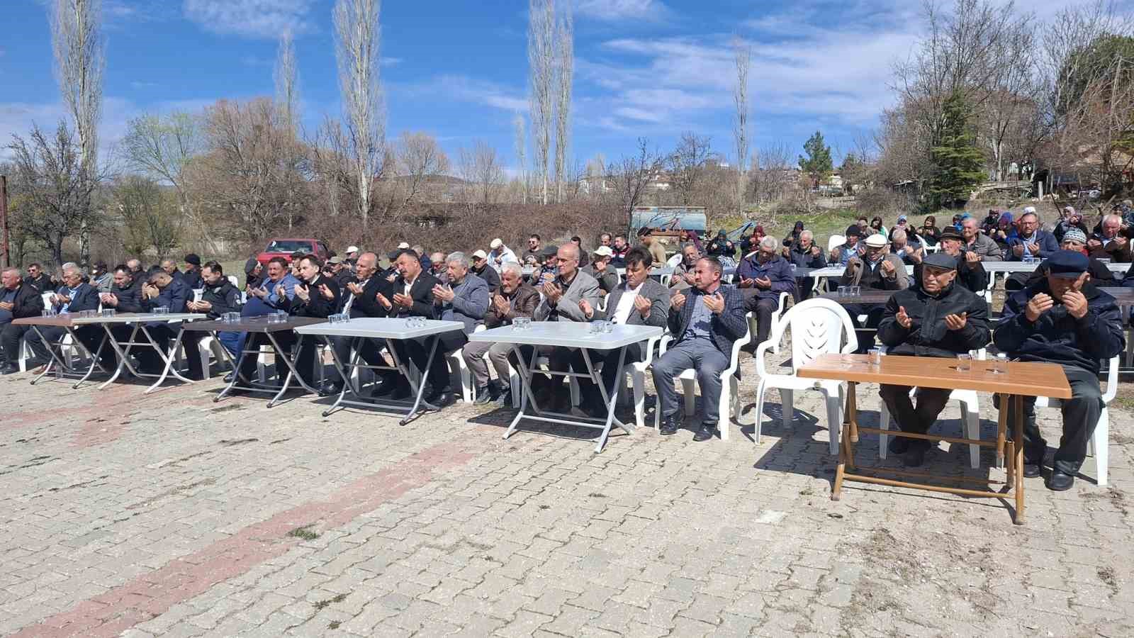 Hisarcık’ta depremde hayatını kaybedenler için mevlit ve hayır yemeği
