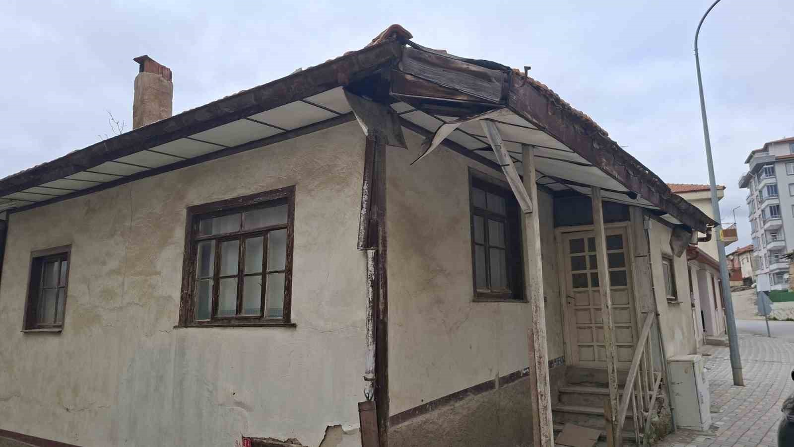 Hisarcık’ta kültür varlığı statüsündeki binalar risk oluşturuyor
