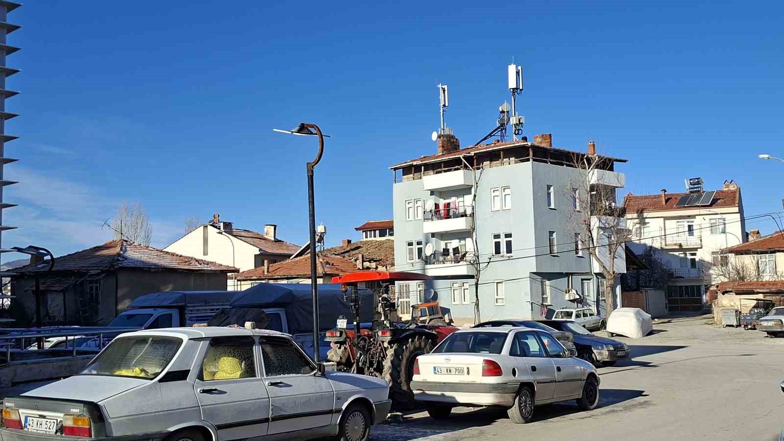 Hisarcık’ta mahalle sakinlerinden baz istasyonuna tepki
