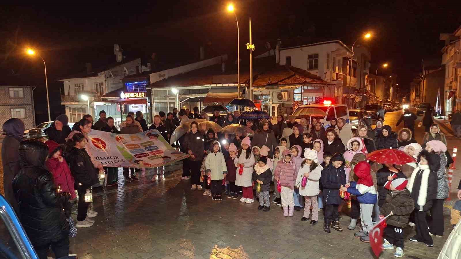 Hisarcık’ta Ramazan’ın gelişi fener alayıyla karşılandı
