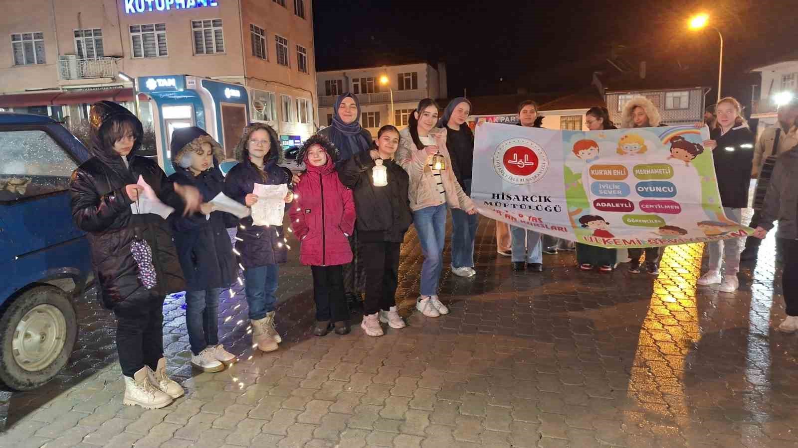 Hisarcık’ta Ramazan’ın gelişi fener alayıyla karşılandı
