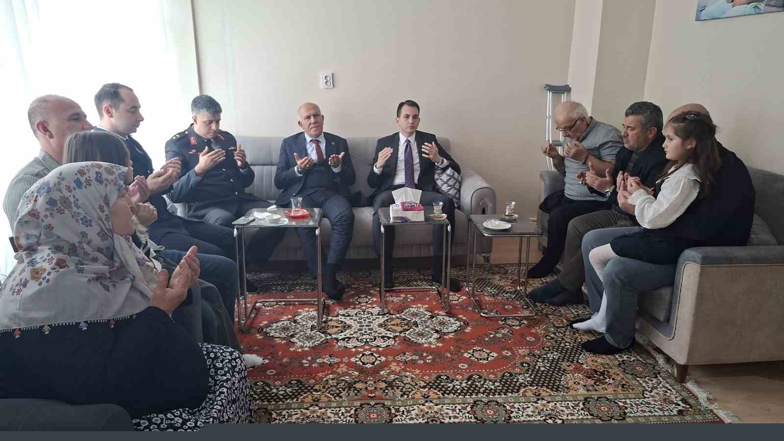 Hisarcık’ta şehit ailesi ve gazilere bayram ziyareti
