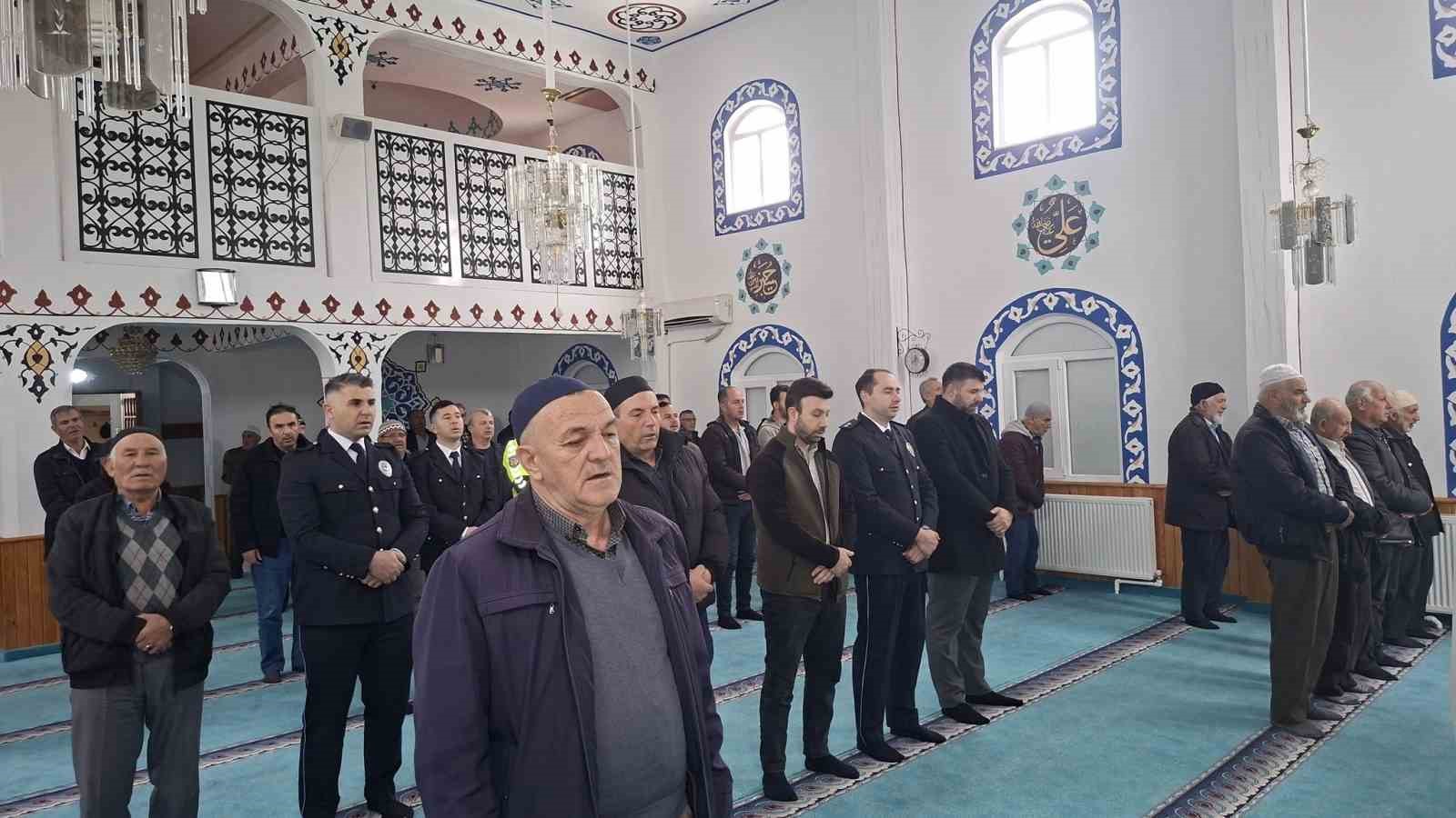 Hisarcık’ta şehit polisler için mevlit okutuldu
