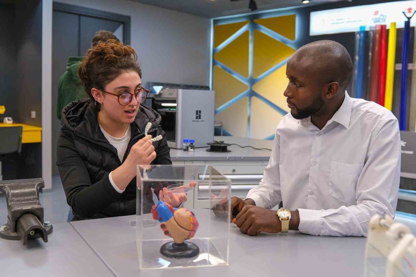 Hitit Üniversitesi Milli Teknoloji Atölyesi kapılarını öğrencilere açtı
