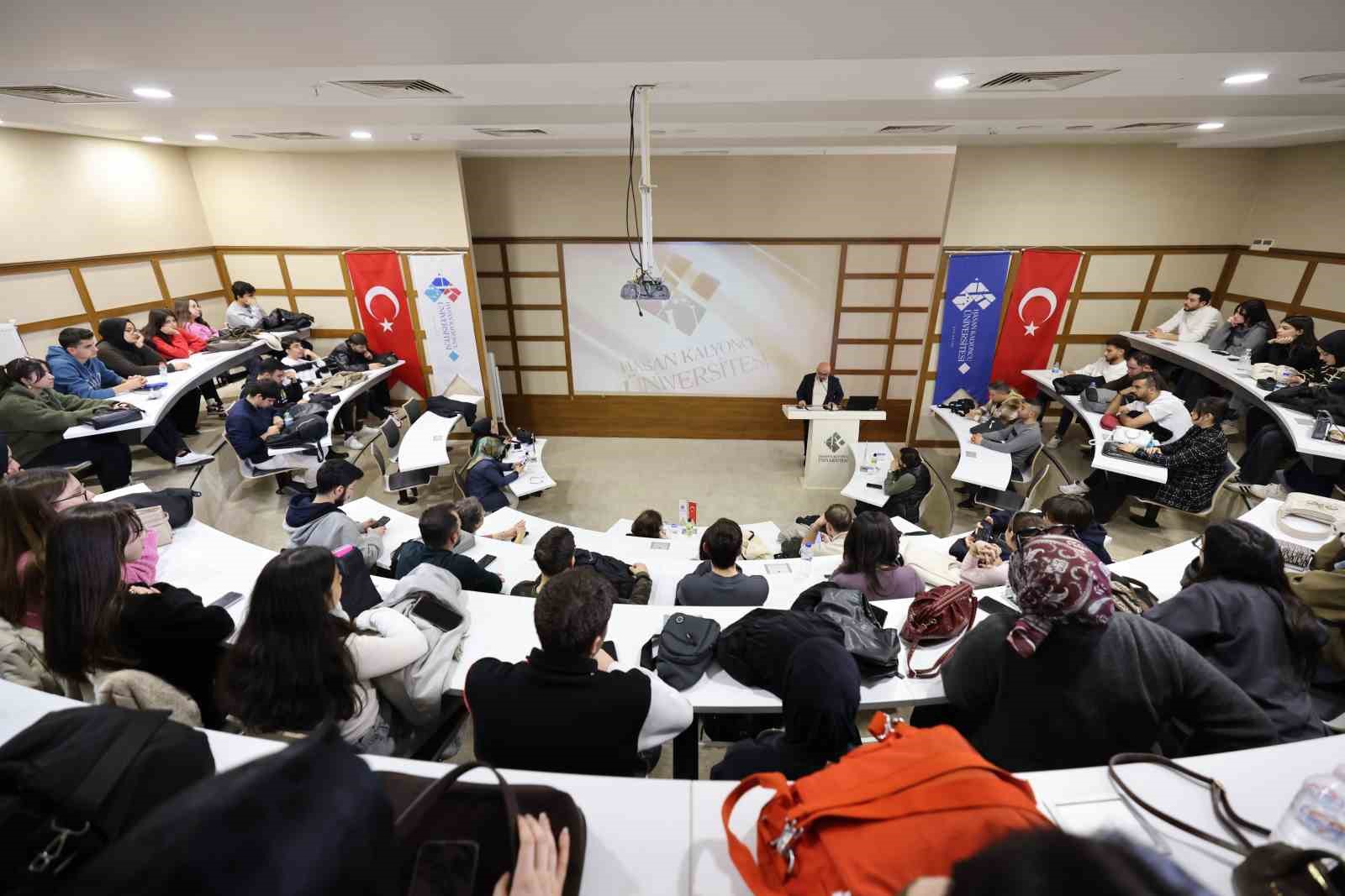 HKÜ’de "Mezopotamya’dan Günümüze: Gılgamış Destanı" konferansı düzenlendi
HKÜ’de "Mezopotamya’dan Günümüze: Gılgamış Destanı" konferansı düzenlendi