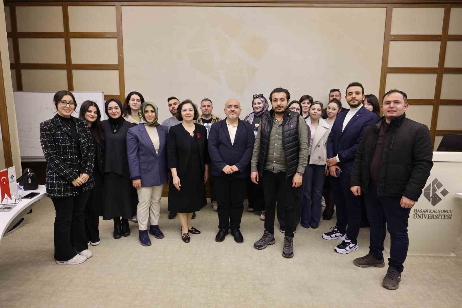 HKÜ’de "Mezopotamya’dan Günümüze: Gılgamış Destanı" konferansı düzenlendi
HKÜ’de "Mezopotamya’dan Günümüze: Gılgamış Destanı" konferansı düzenlendi