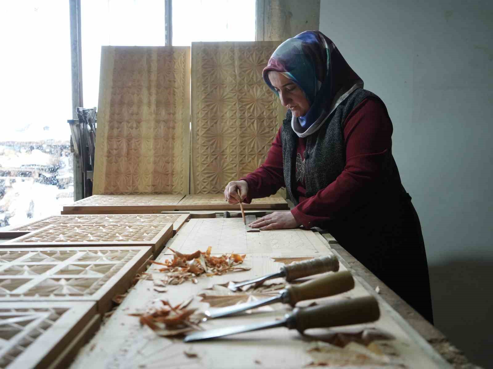 Hobi olarak başladı, siparişler ülke geneline yayıldı: Selçuklu ve Osmanlı motifli ürünlere yoğun talep
