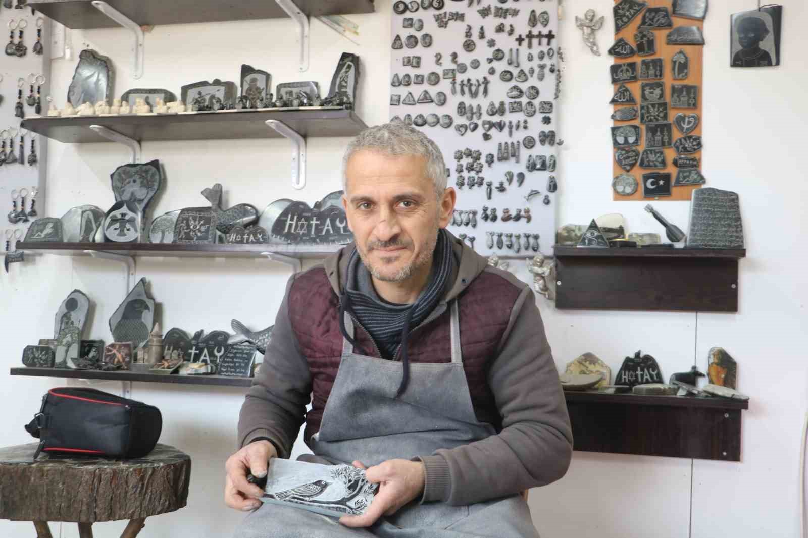 Hobi olarak başladığı mesleğinde 25 yıldır ekmeğini taştan çıkarıyor
