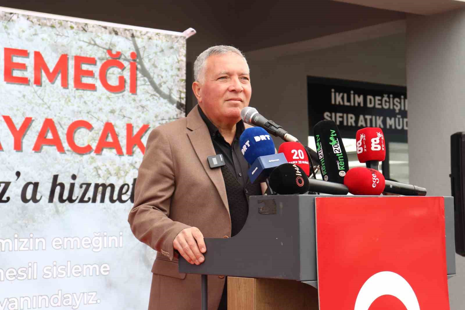 Honaz Belediyesinden zirai dona karşı yerli çözüm
Honaz Belediyesinden zirai dona karşı yerli çözüm