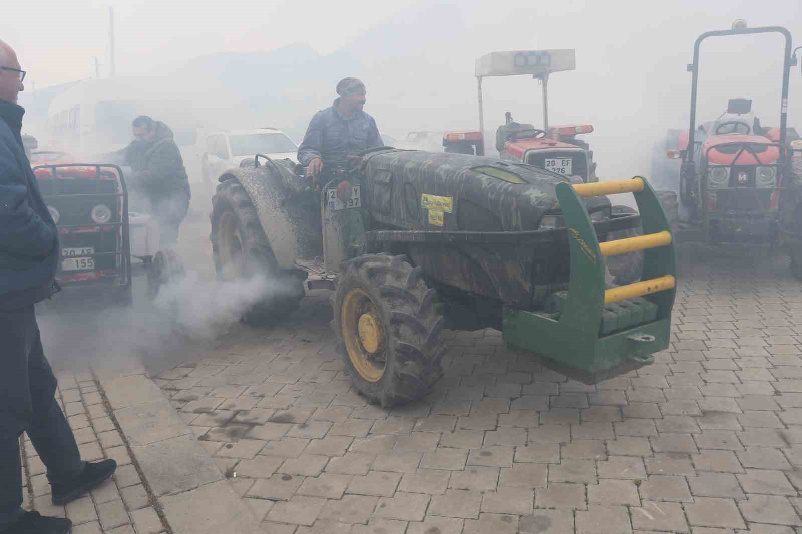 Honaz Belediyesinden zirai dona karşı yerli çözüm
Honaz Belediyesinden zirai dona karşı yerli çözüm