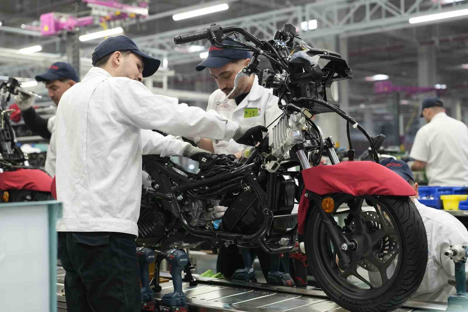 Honda Türkiye’den dev yatırım: Aliağa’da motosiklet fabrikası üretime başladı

