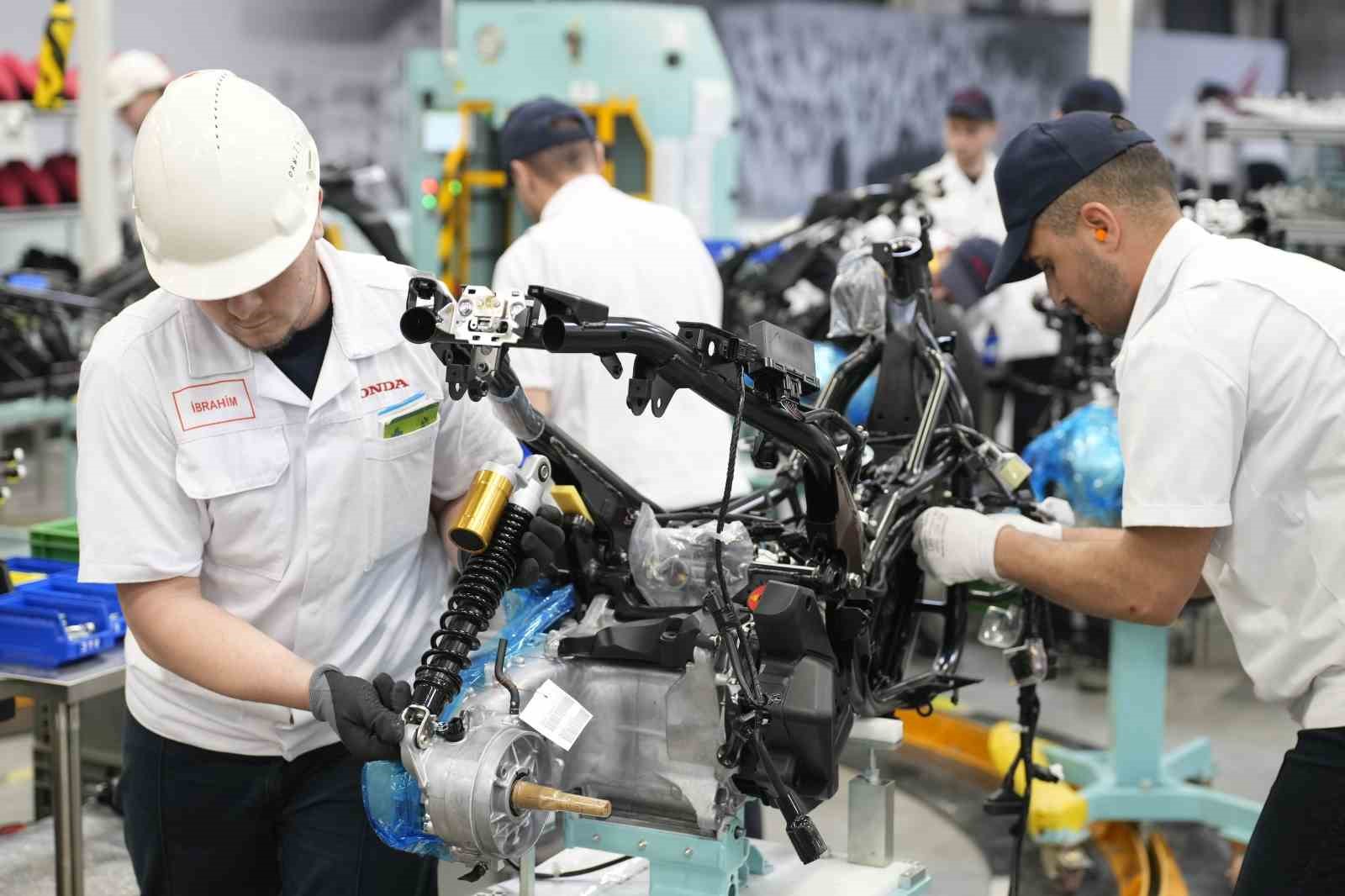 Honda Türkiye’den dev yatırım: Aliağa’da motosiklet fabrikası üretime başladı
