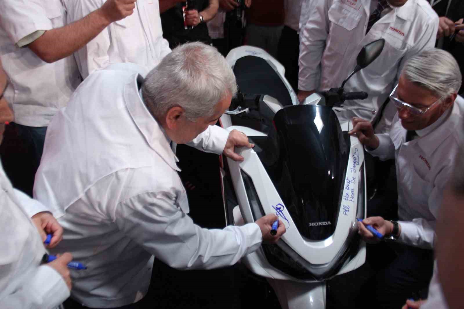 Honda Türkiye’den dev yatırım: Aliağa’da motosiklet fabrikası üretime başladı
