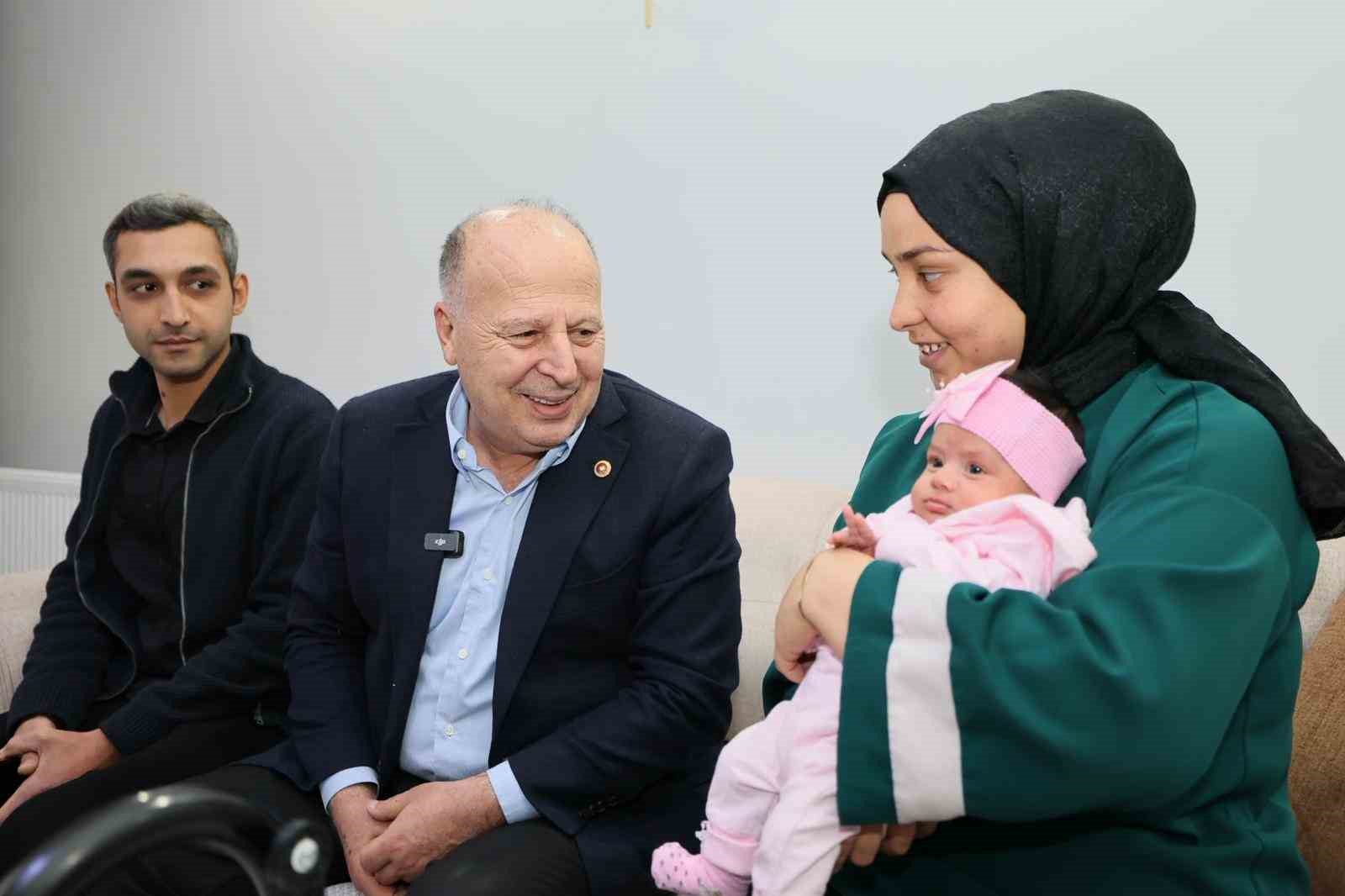 ‘Hoş Geldin Bebek’ projesiyle 5 bin 300 ailenin mutluluğuna ortak oldular
