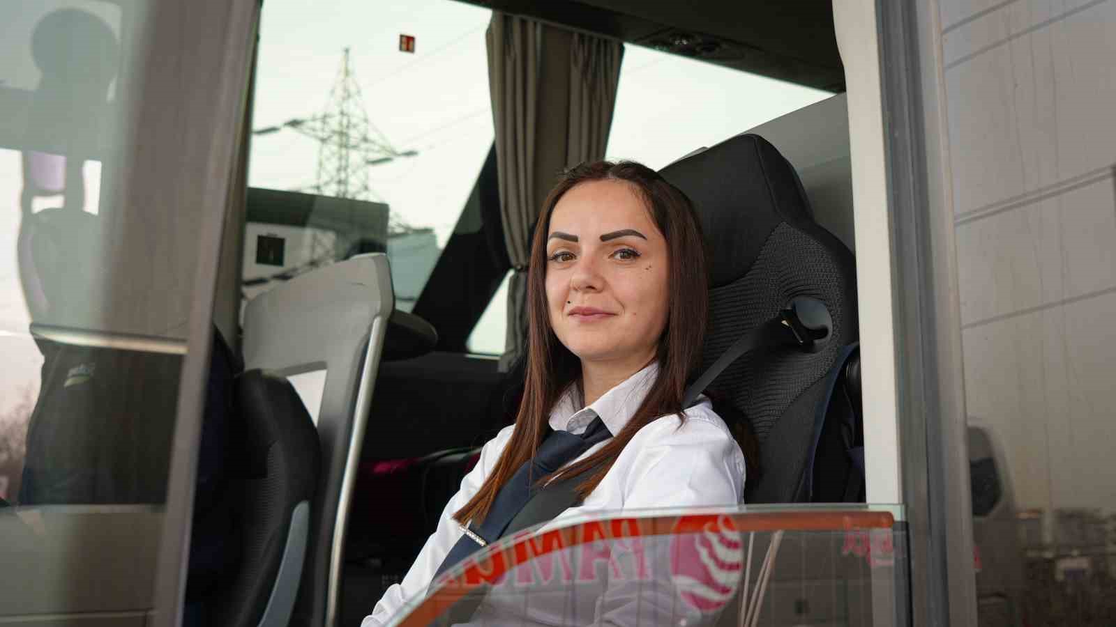 Hostesken otobüs kaptanı olan Serenay Göç: "Kadınlarımız her alanda olmalı"
