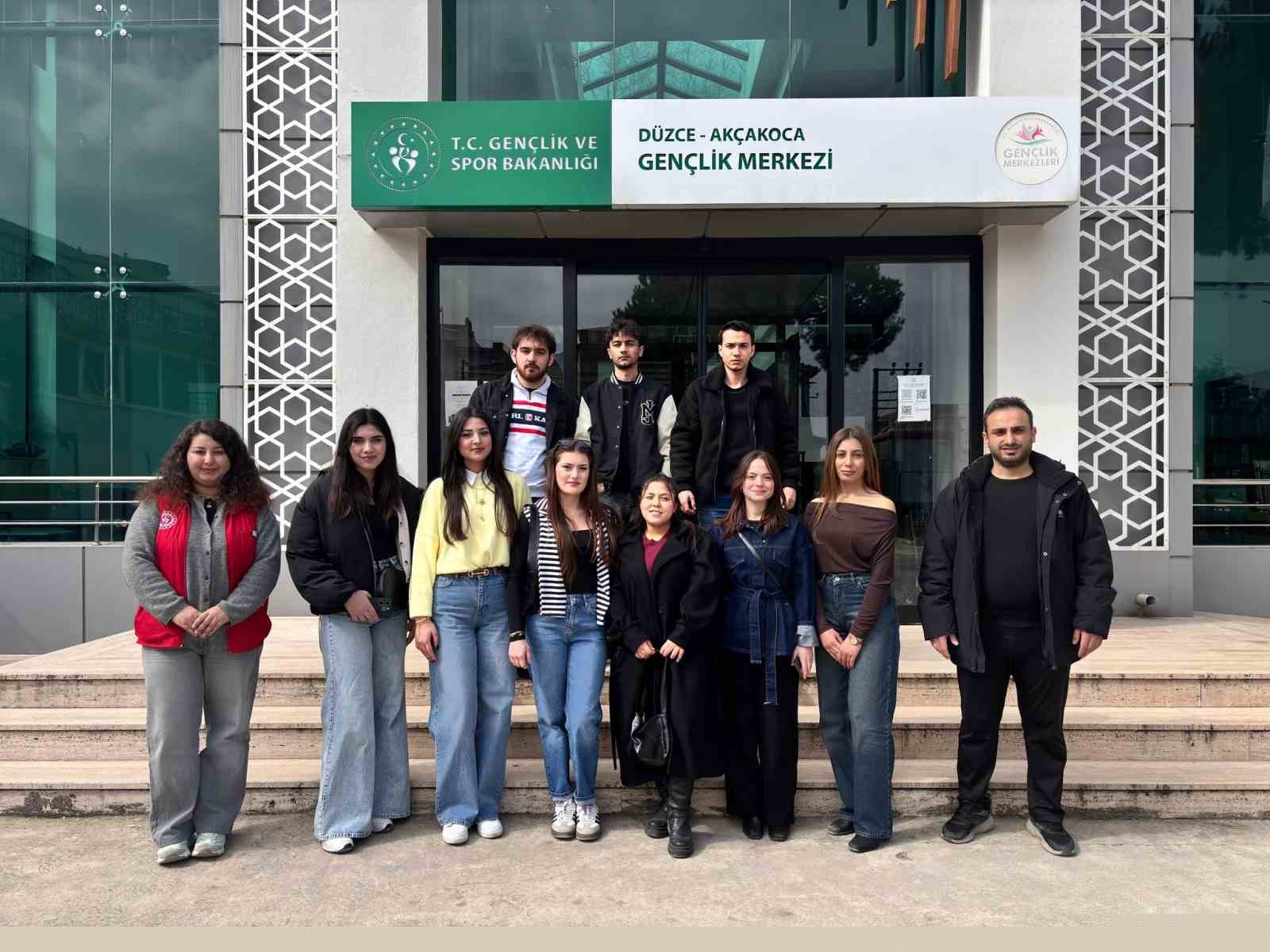 Hukuk öğrencileri Akçakoca’yı gezdi
