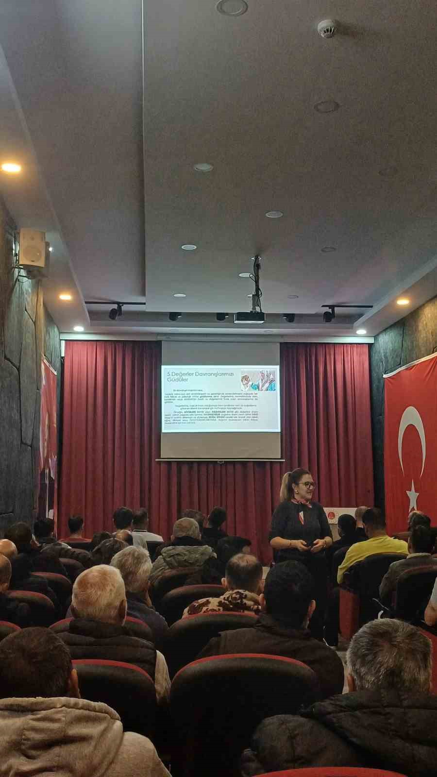 Hükümlülere yönelik ’Aile Eğitimi’ ve ’Bağımlılıkla Mücadele’ seminerleri düzenlendi
